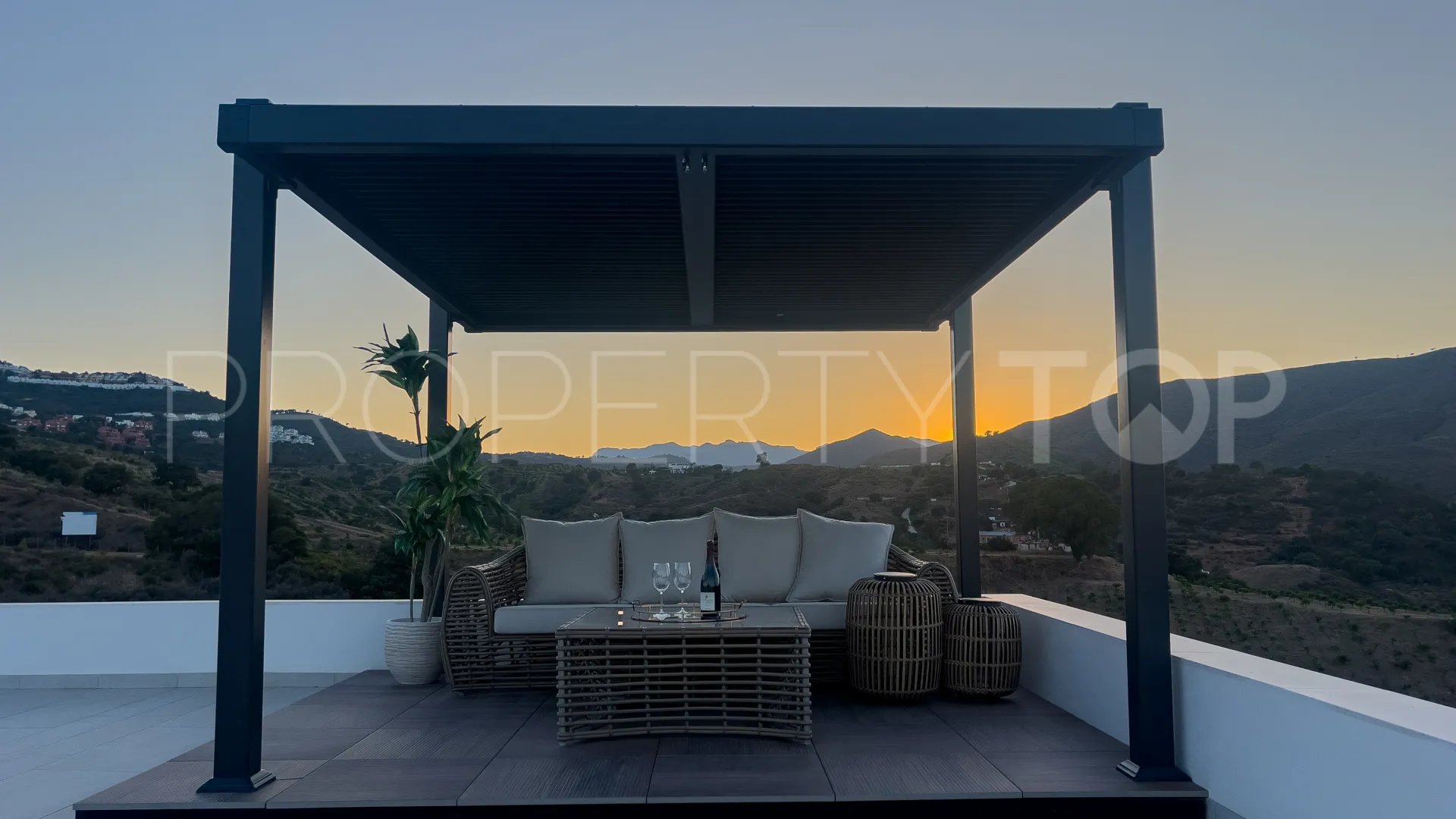 For sale 4 bedrooms villa in La Cala Golf Resort