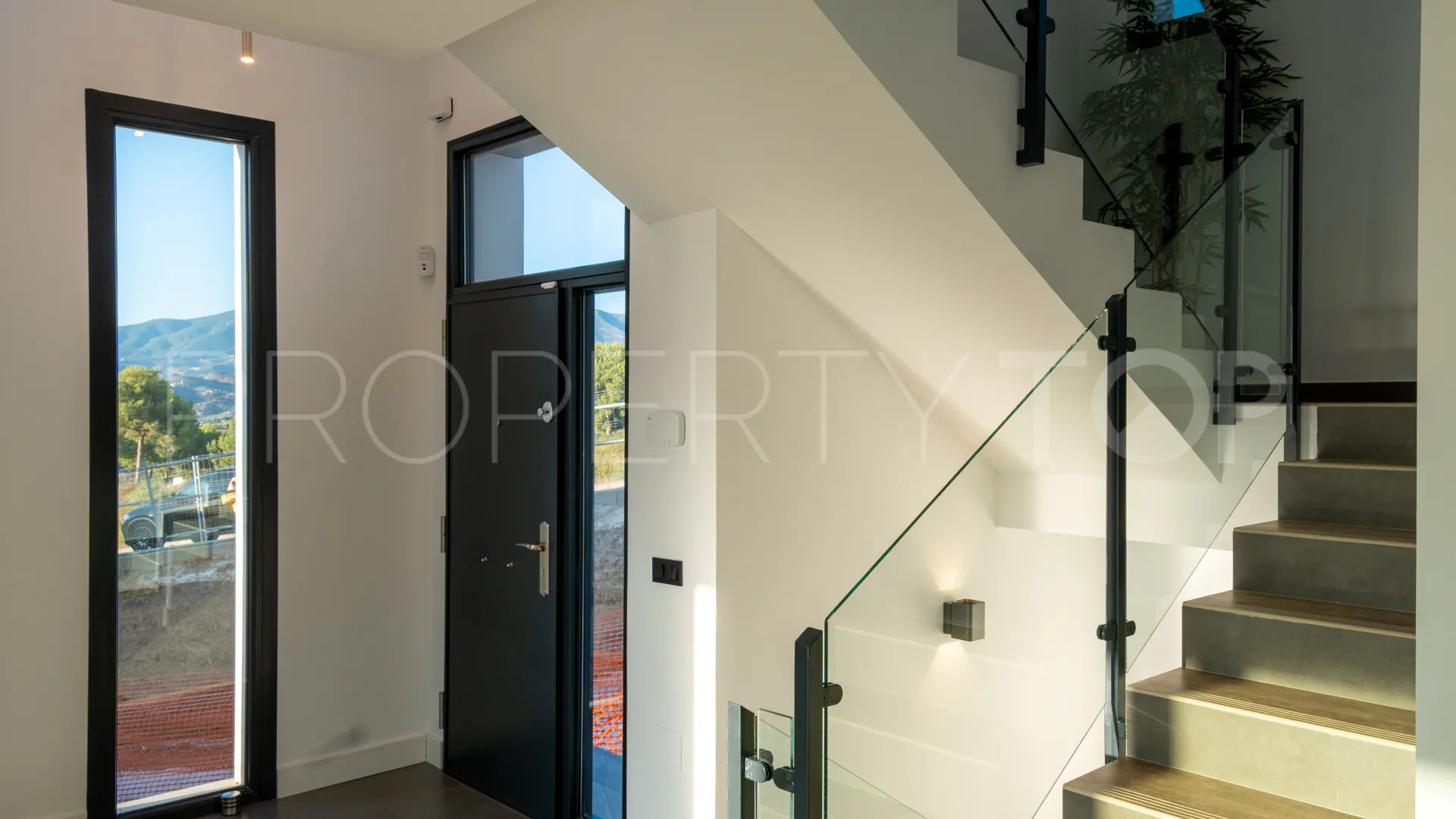 For sale 4 bedrooms villa in La Cala Golf Resort