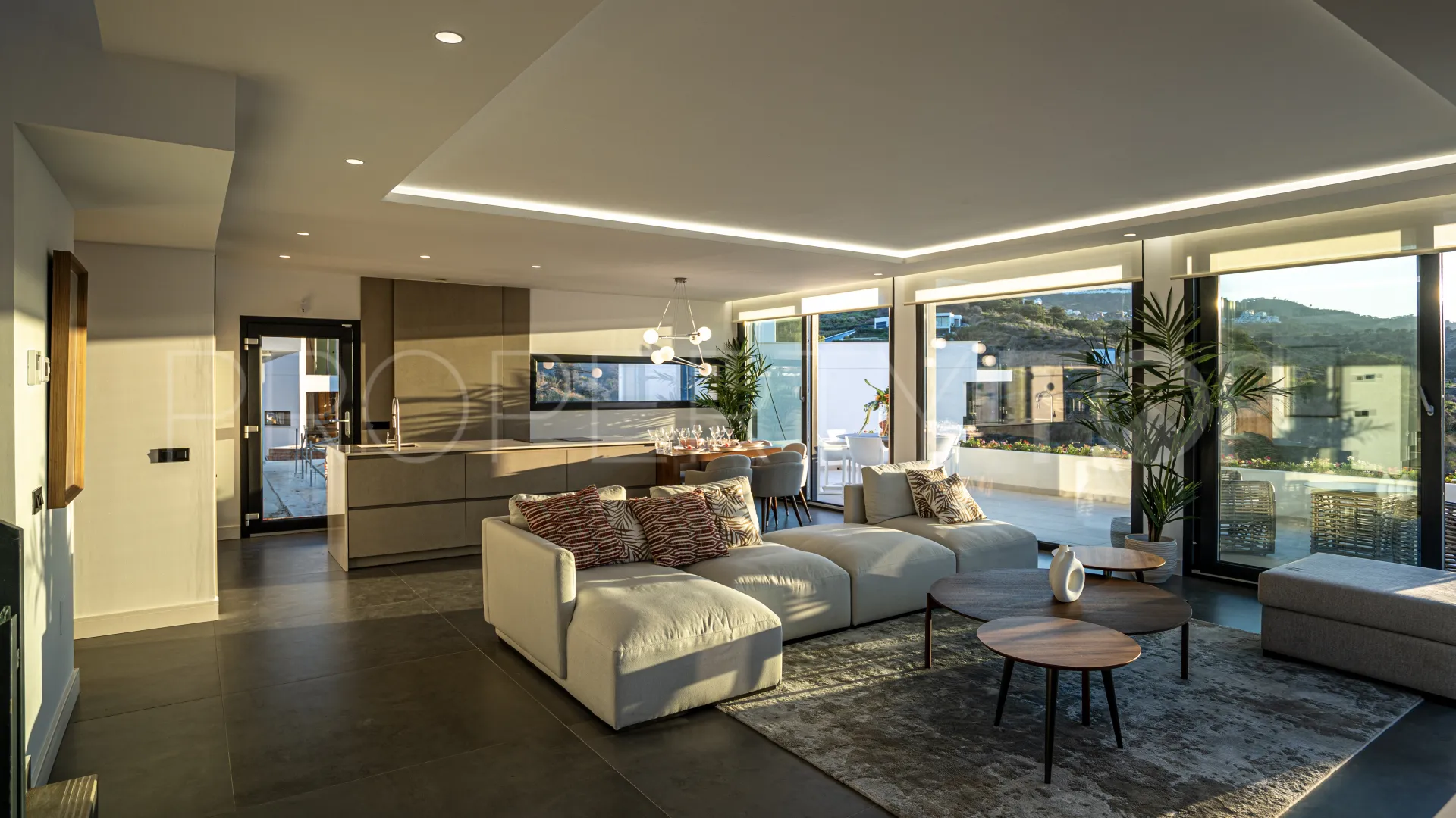 For sale 4 bedrooms villa in La Cala Golf Resort