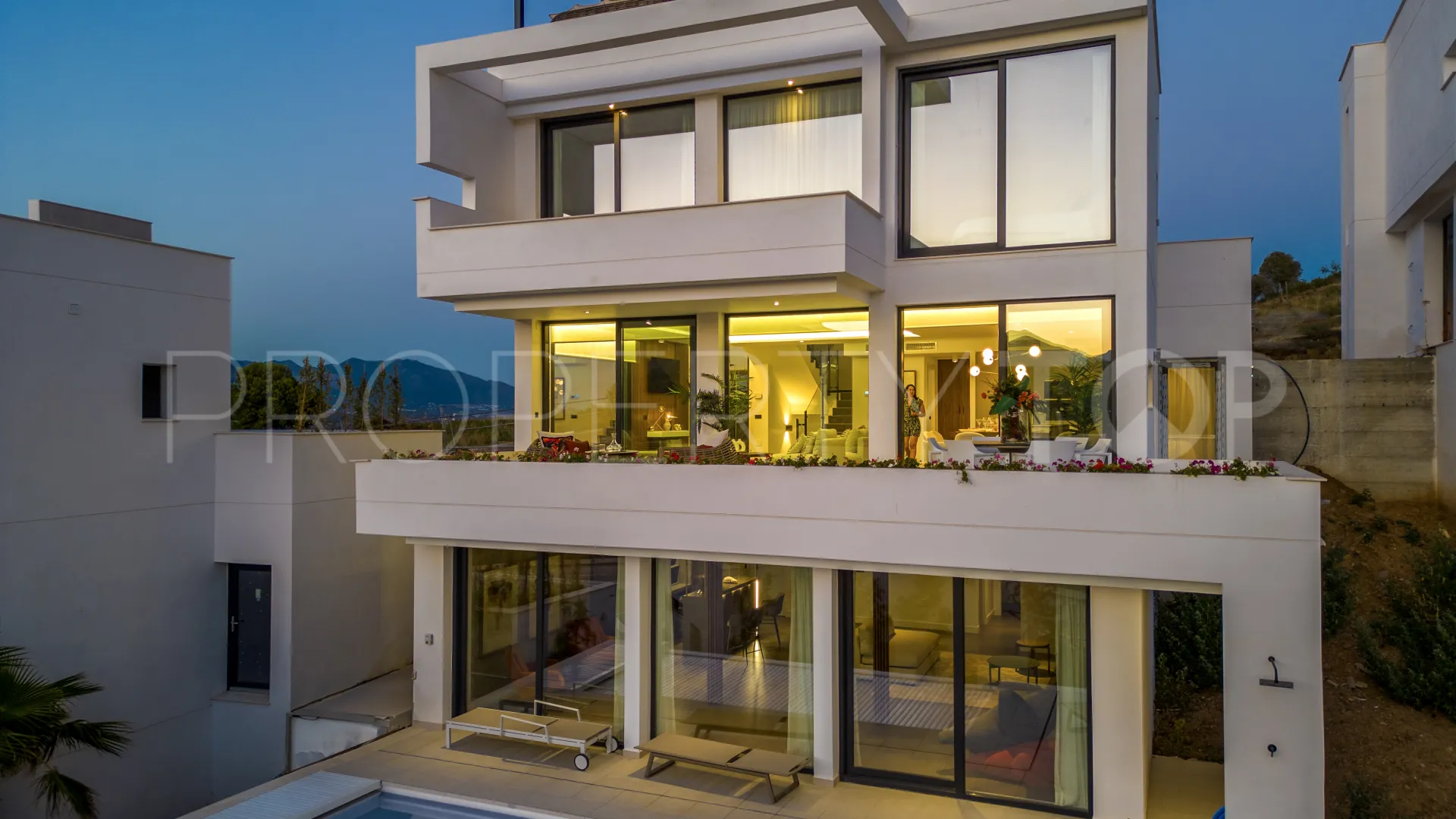 For sale 4 bedrooms villa in La Cala Golf Resort