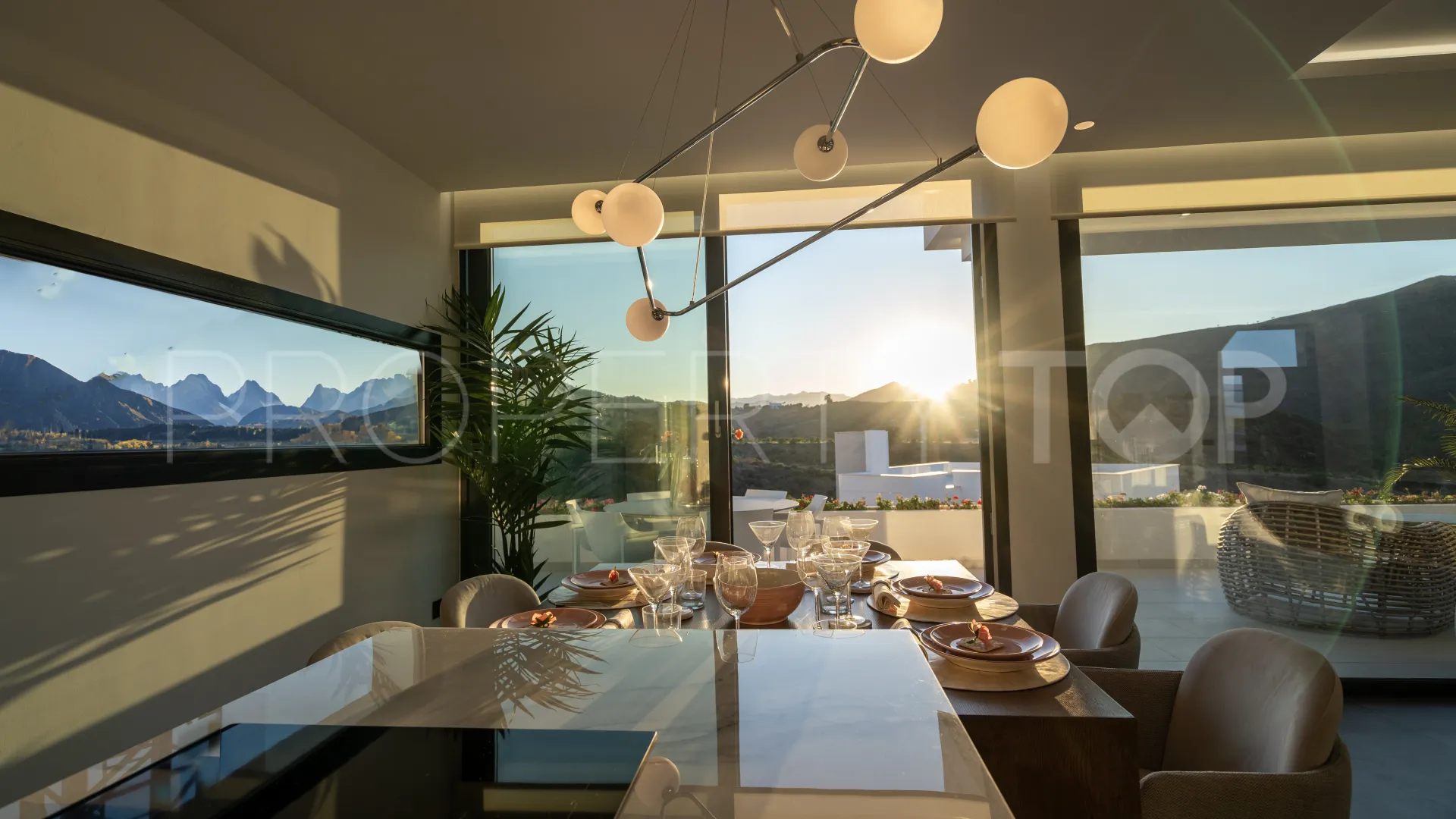 For sale 4 bedrooms villa in La Cala Golf Resort
