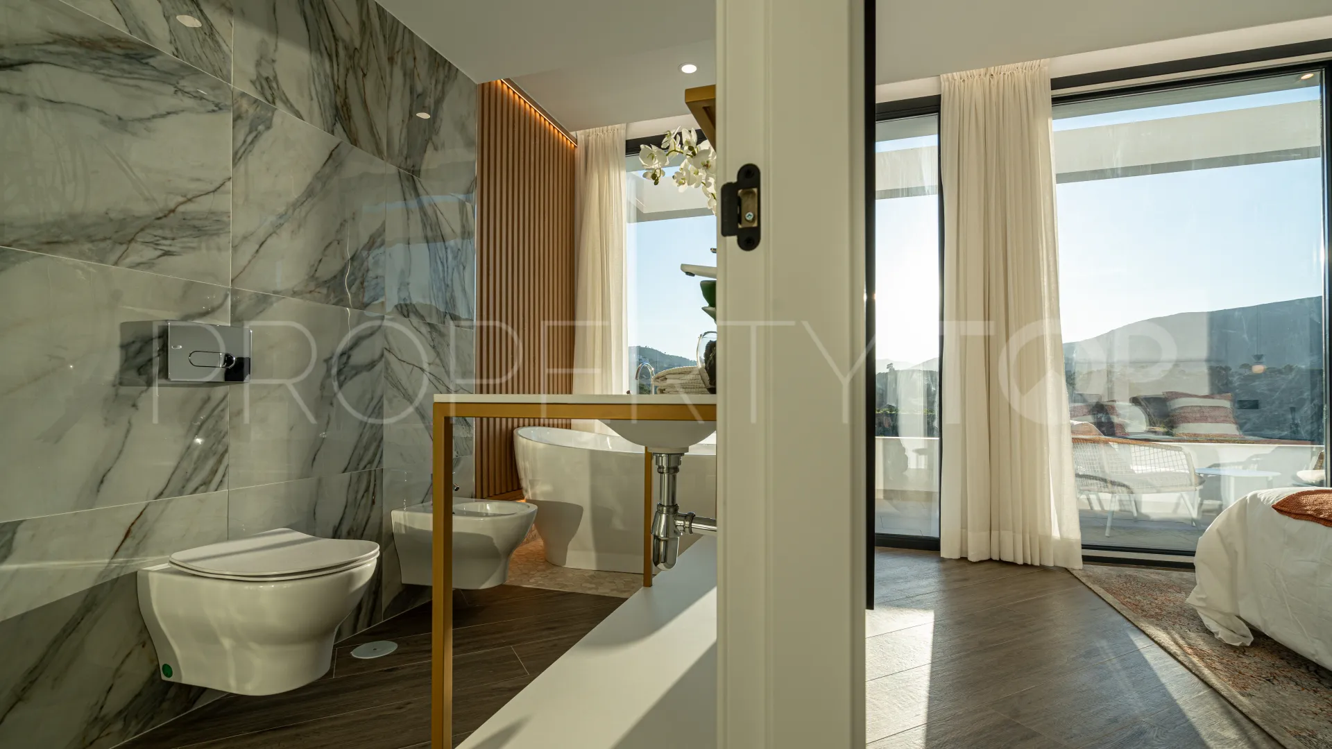 For sale 4 bedrooms villa in La Cala Golf Resort