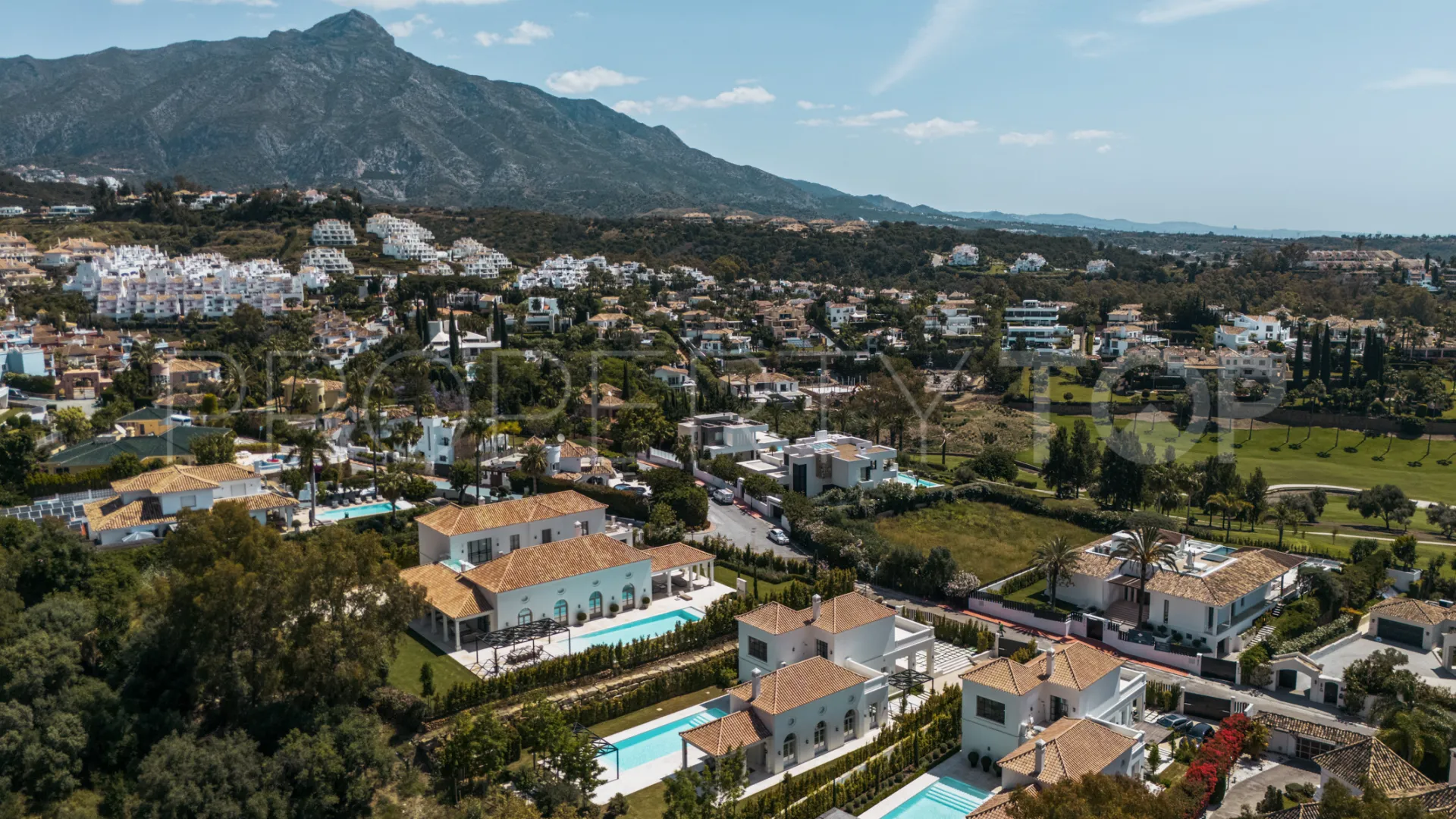 Villa en venta de 4 dormitorios en La Cerquilla