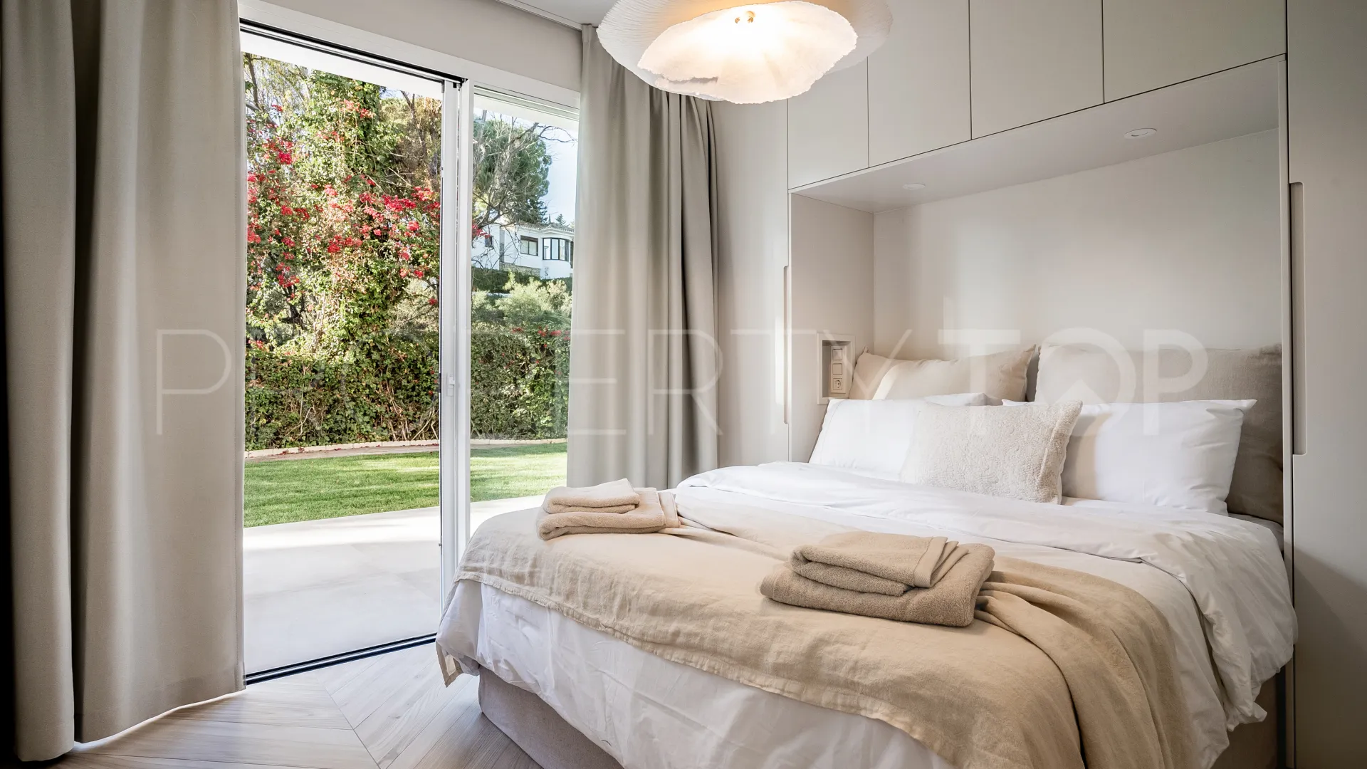 Comprar apartamento planta baja en Golden Mile con 4 dormitorios