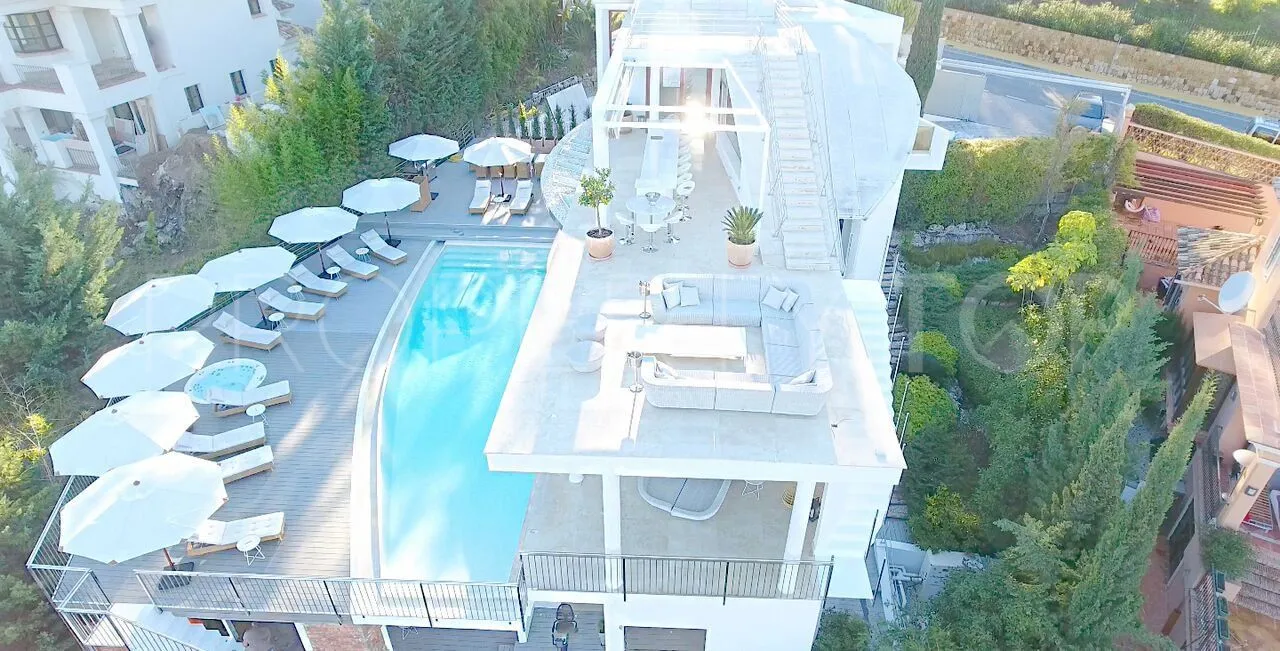 Nueva Andalucia villa for sale