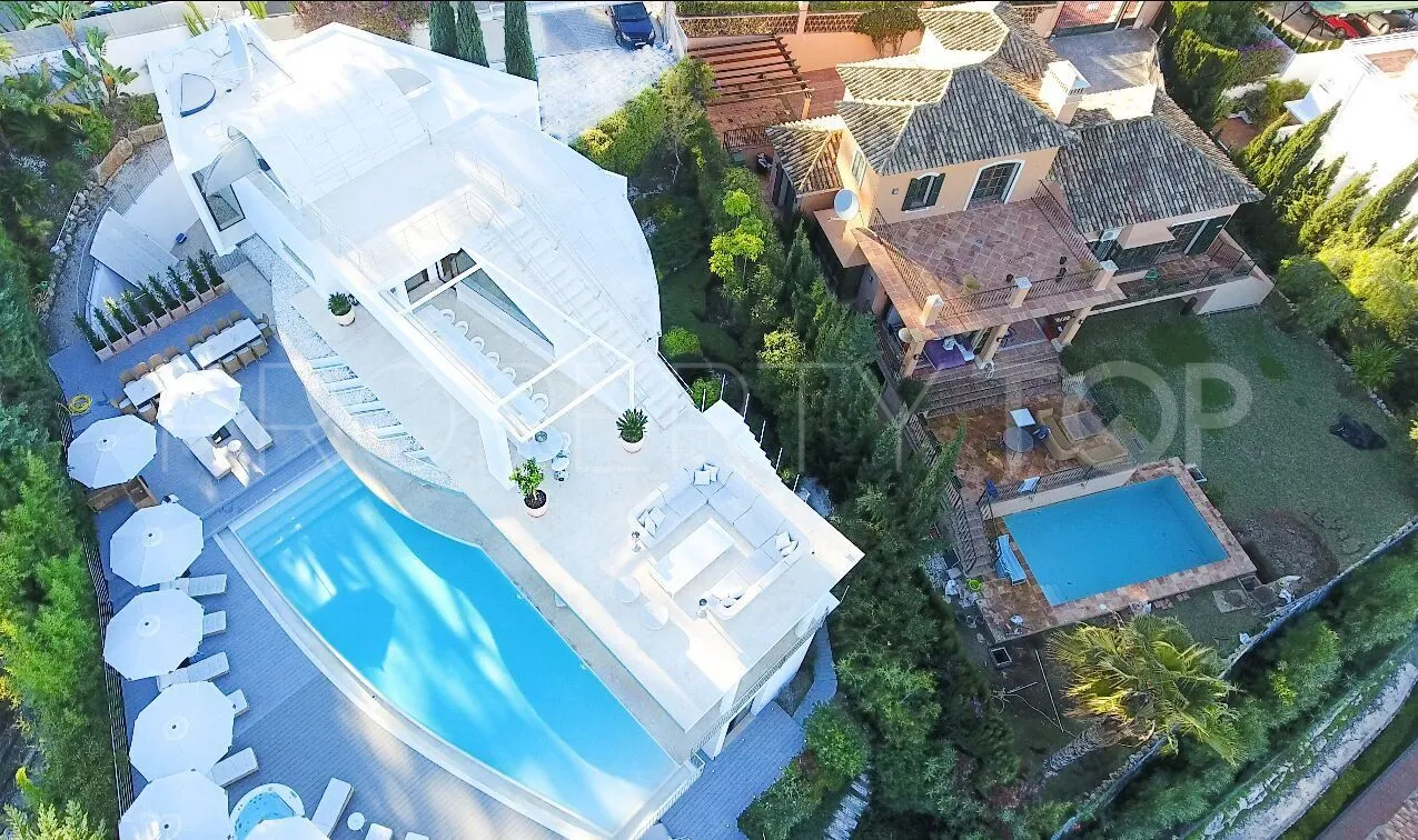 Nueva Andalucia villa for sale
