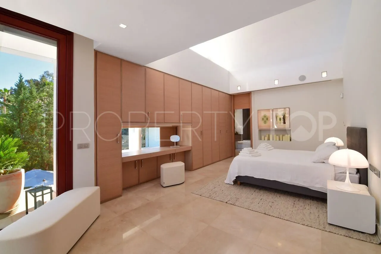Nueva Andalucia villa for sale