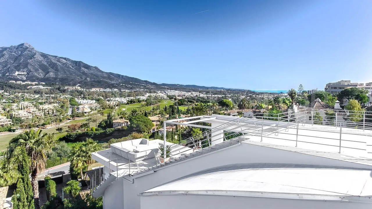 Nueva Andalucia villa for sale
