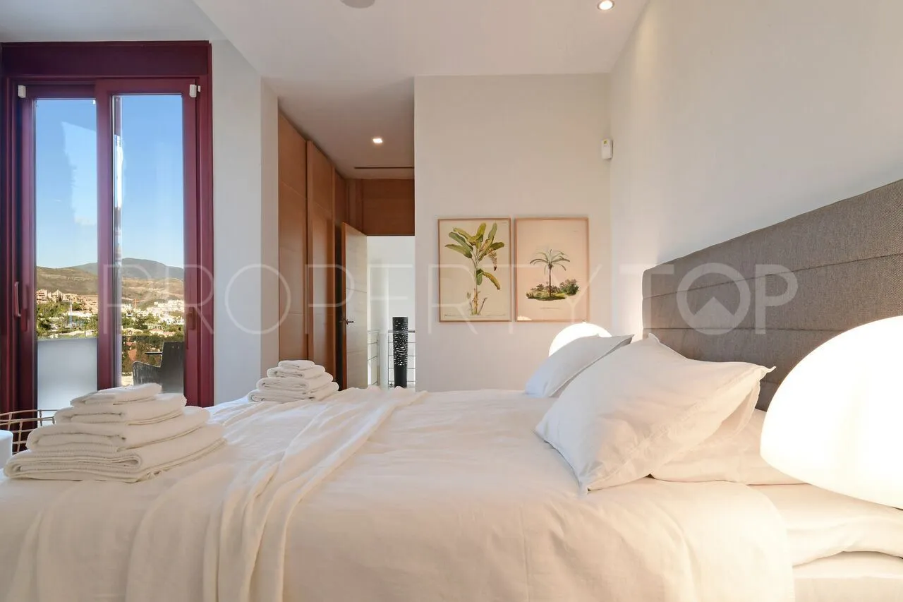 Nueva Andalucia villa for sale