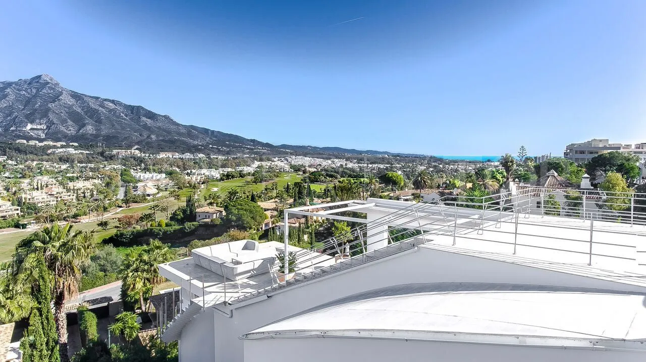 Nueva Andalucia villa for sale