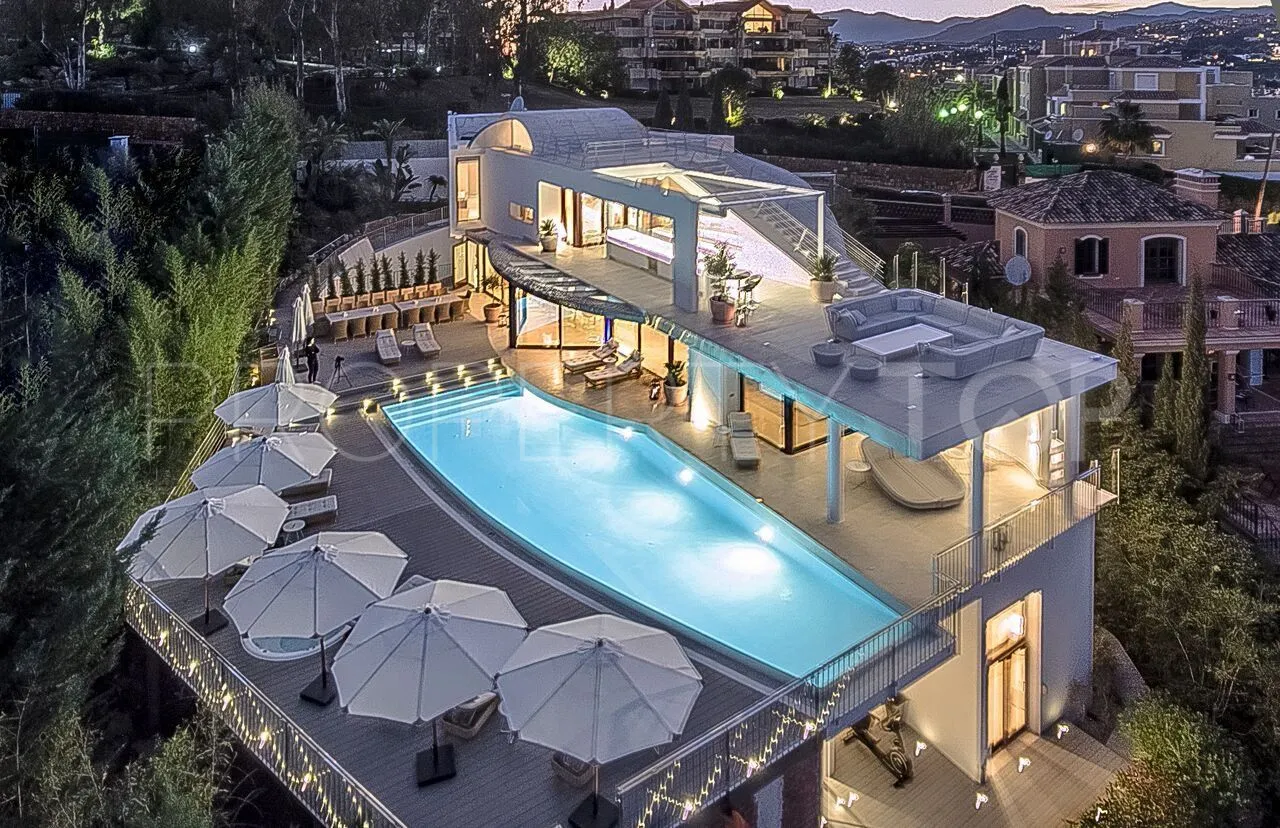 Nueva Andalucia villa for sale