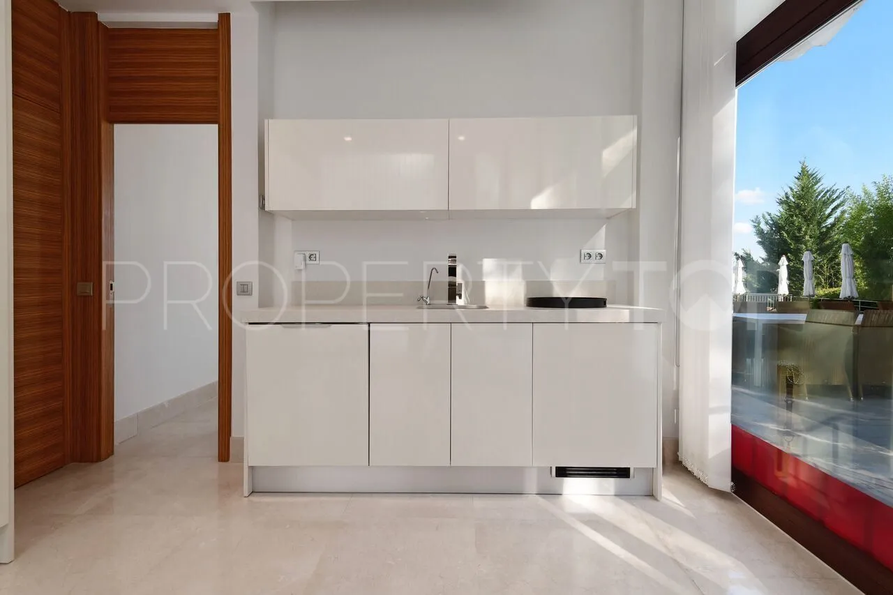 Nueva Andalucia villa for sale