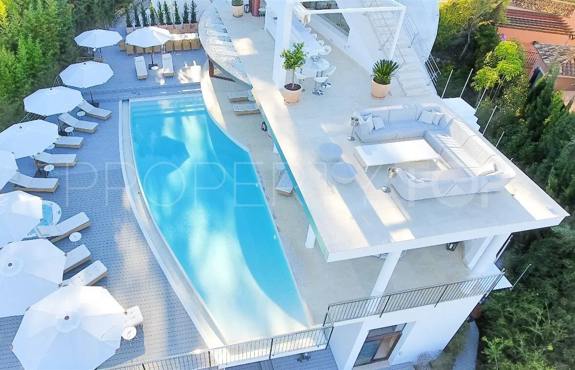 Nueva Andalucia villa for sale
