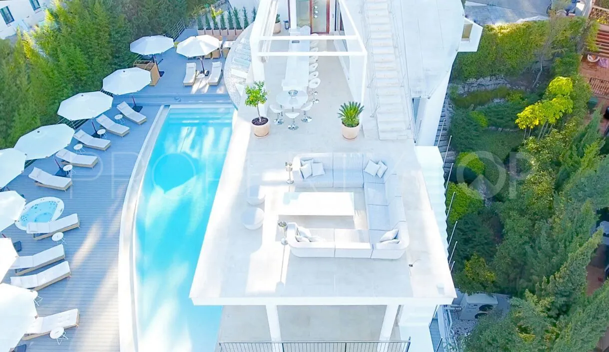 Nueva Andalucia villa for sale