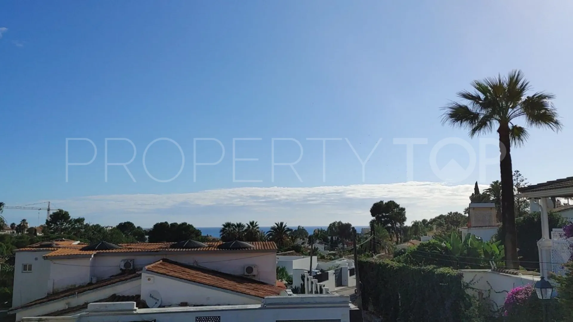For sale villa in Nueva Andalucia