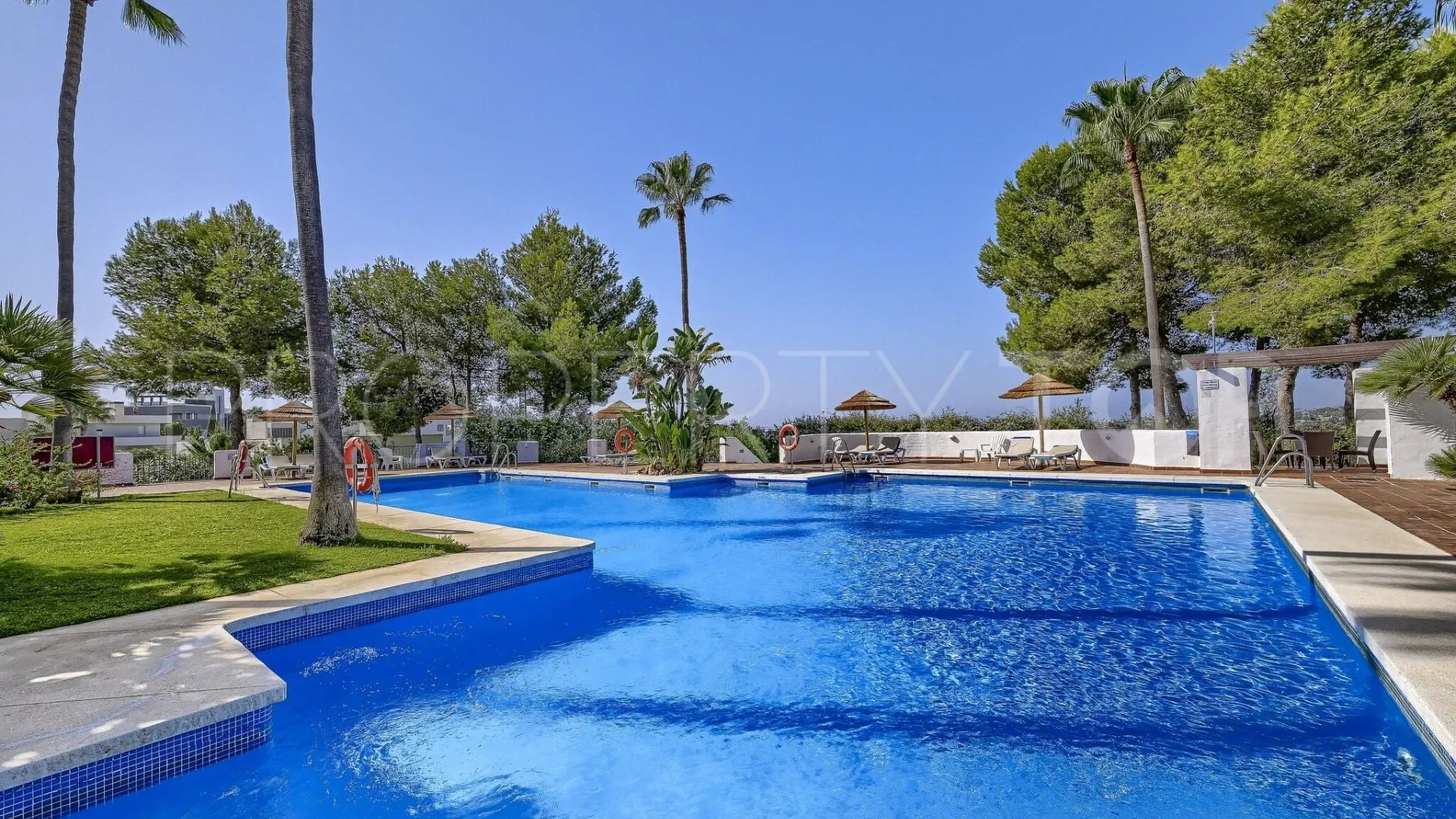 Comprar Ático en Nueva Andalucia de 3 dormitorios