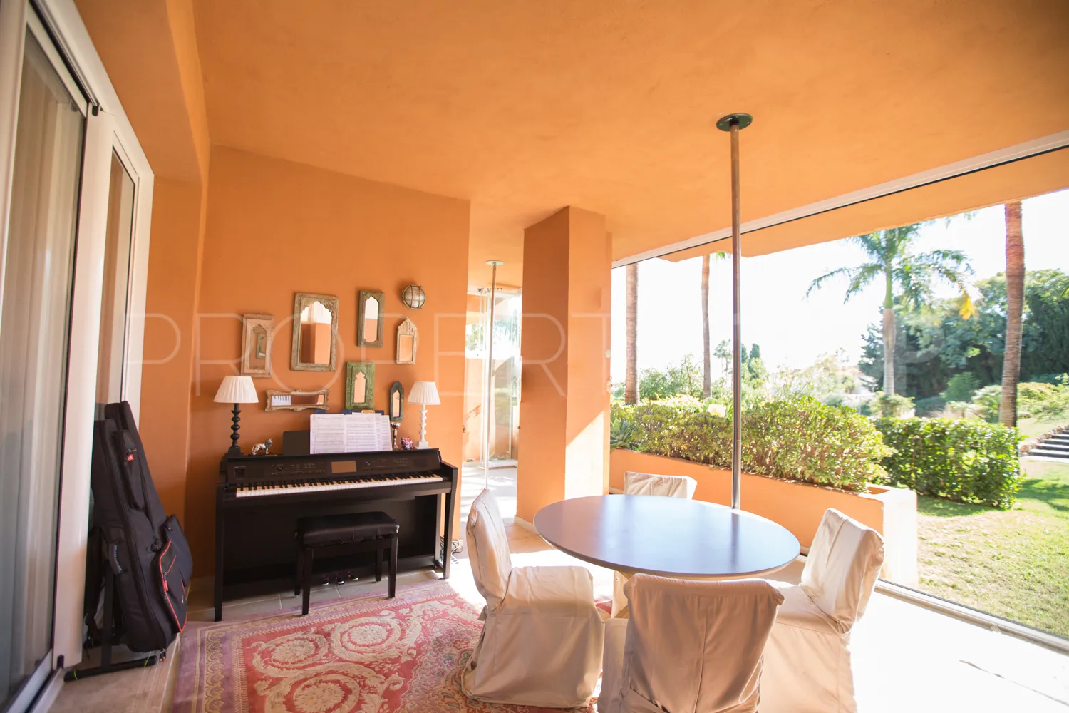 For sale 2 bedrooms ground floor apartment in Alminar de Marbella
