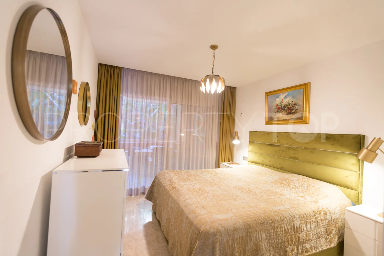For sale 2 bedrooms ground floor apartment in Alminar de Marbella