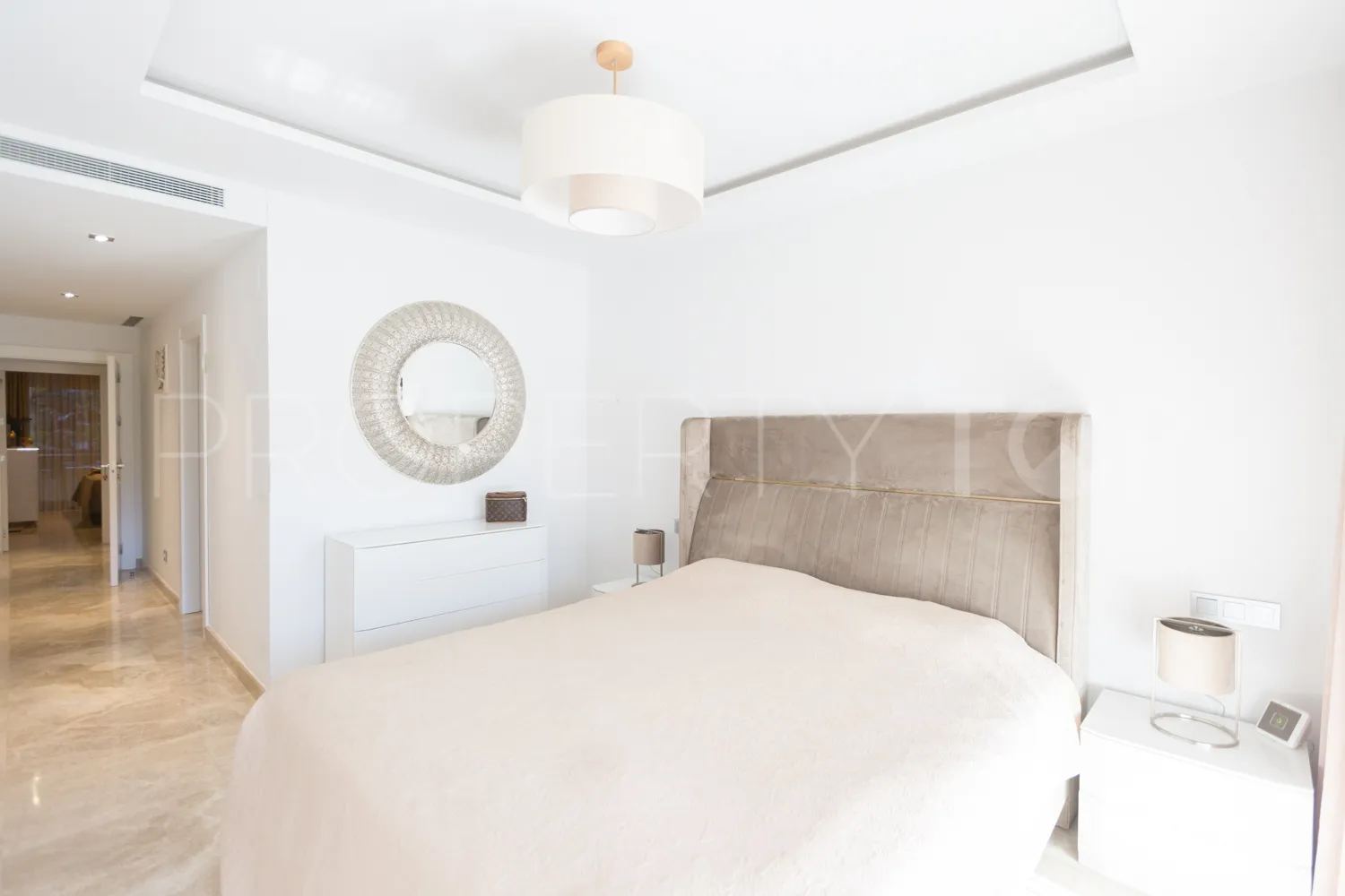 For sale 2 bedrooms ground floor apartment in Alminar de Marbella
