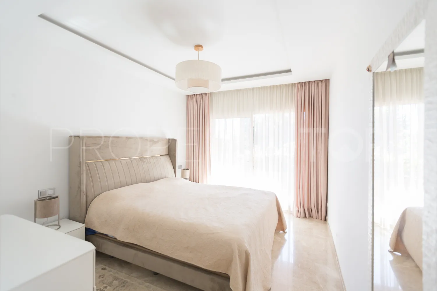 For sale 2 bedrooms ground floor apartment in Alminar de Marbella