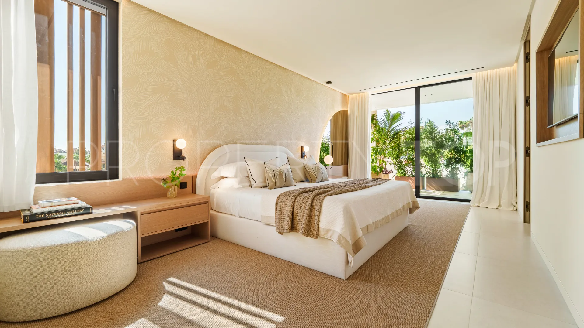 5 bedrooms villa for sale in Golden Mile