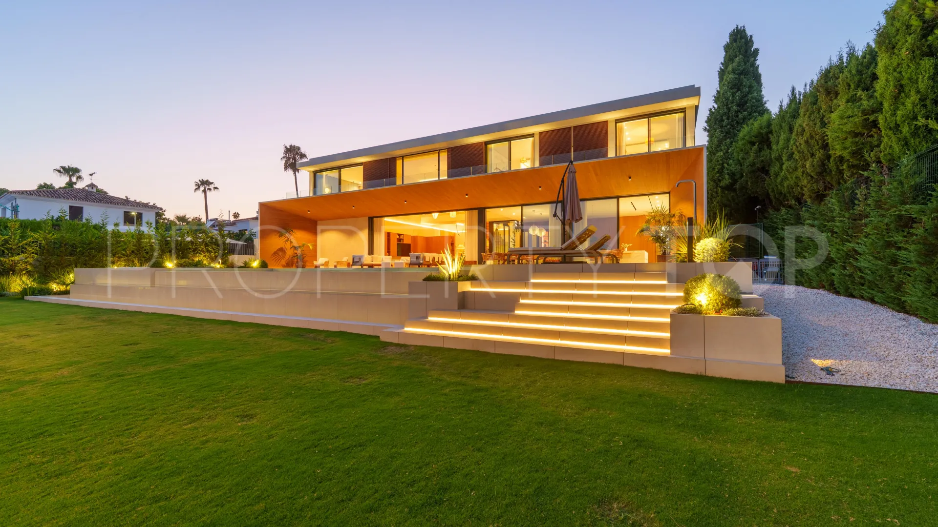 Villa for sale in Guadalmina Alta