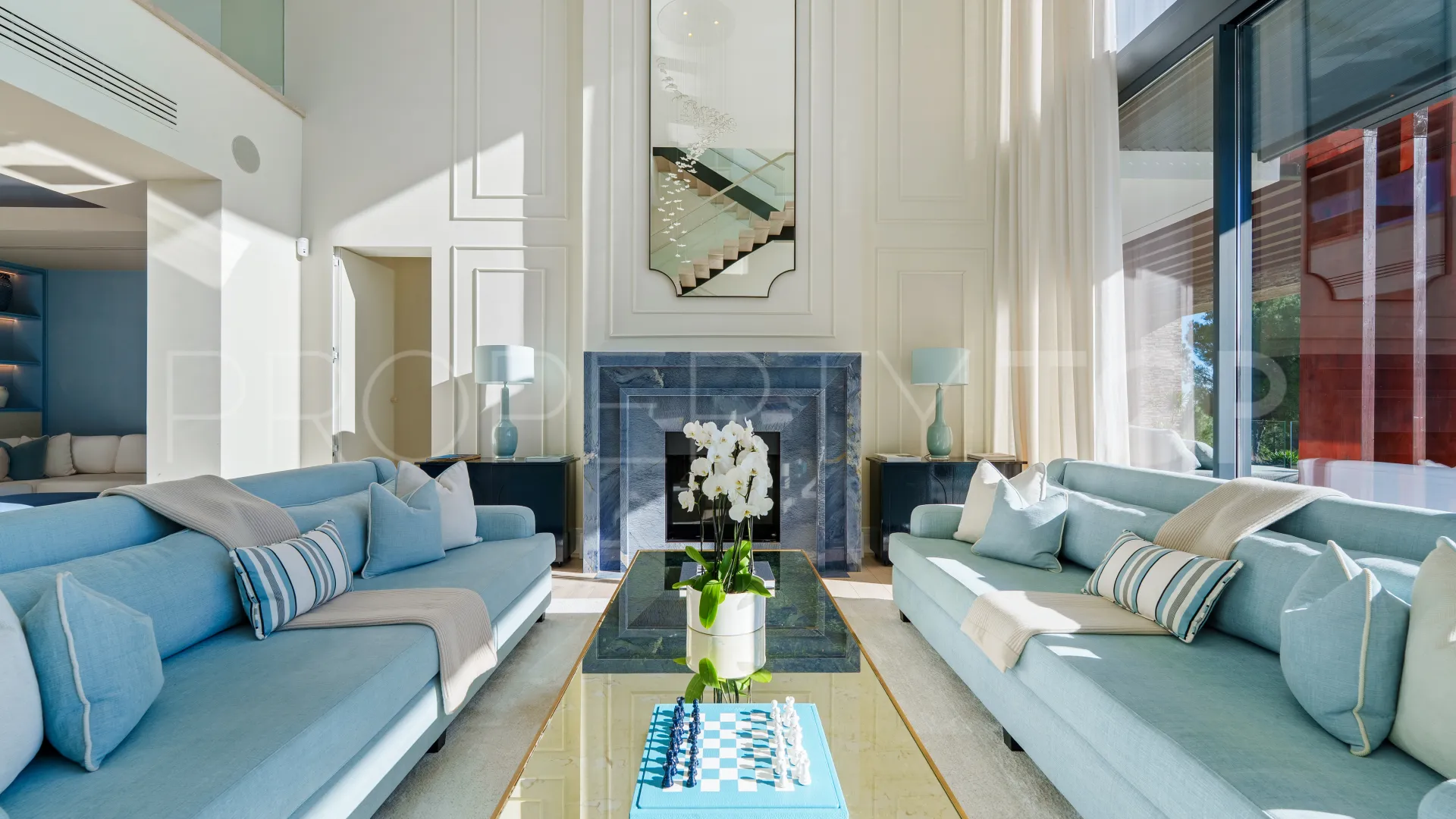 El Madroñal villa for sale