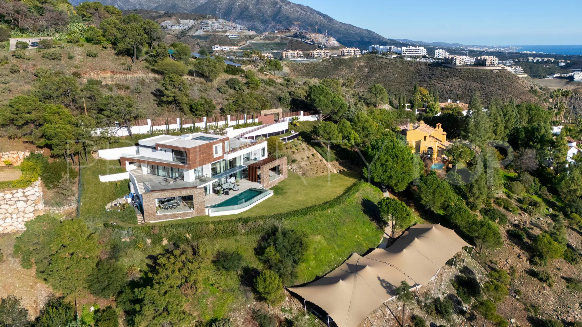 El Madroñal villa for sale