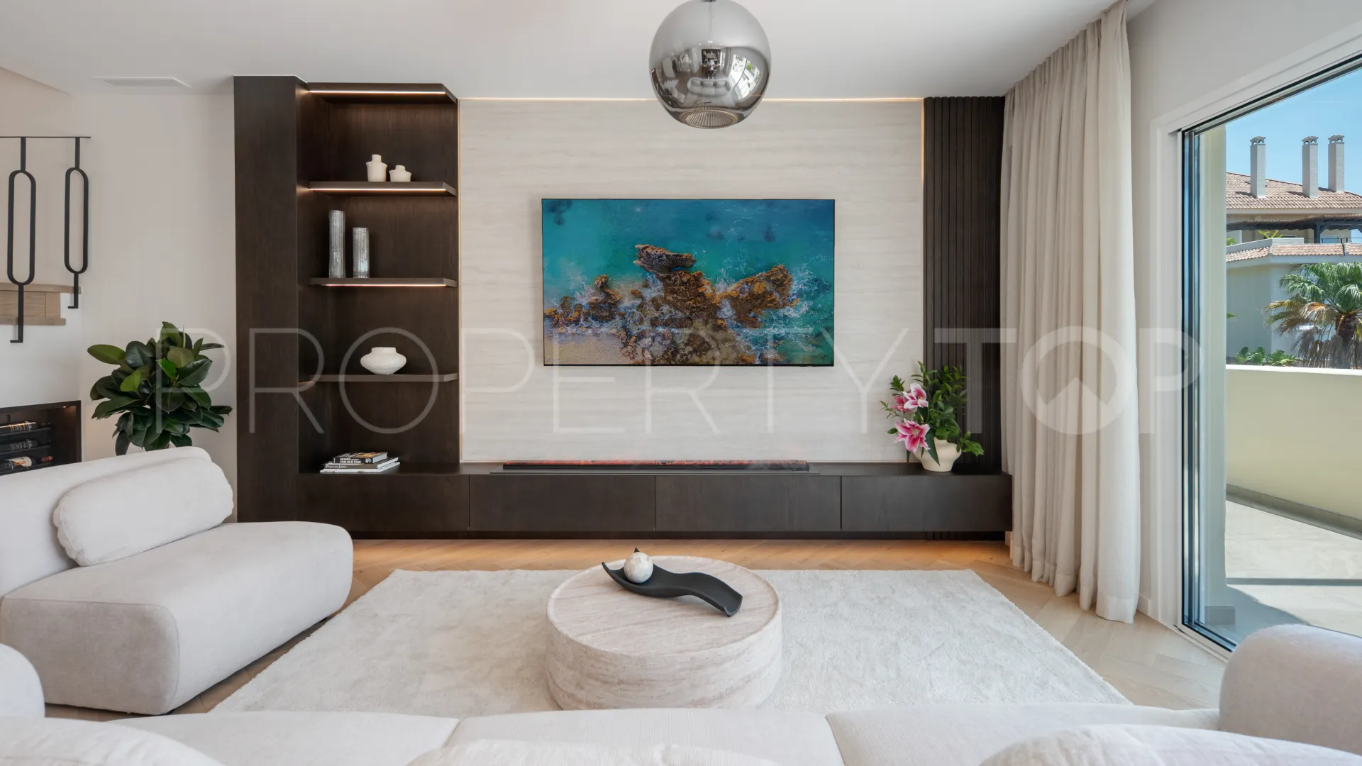 For sale duplex penthouse in Aloha Hill Club