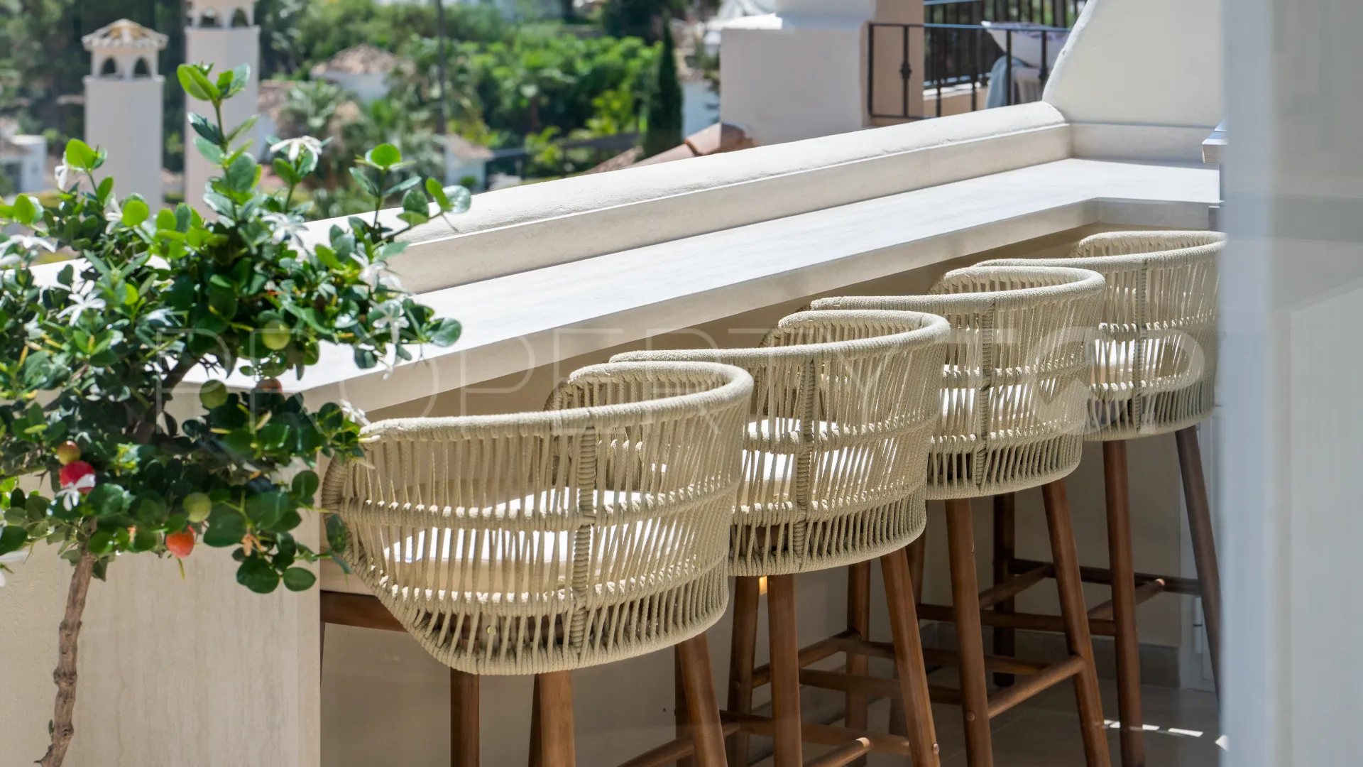 For sale duplex penthouse in Aloha Hill Club