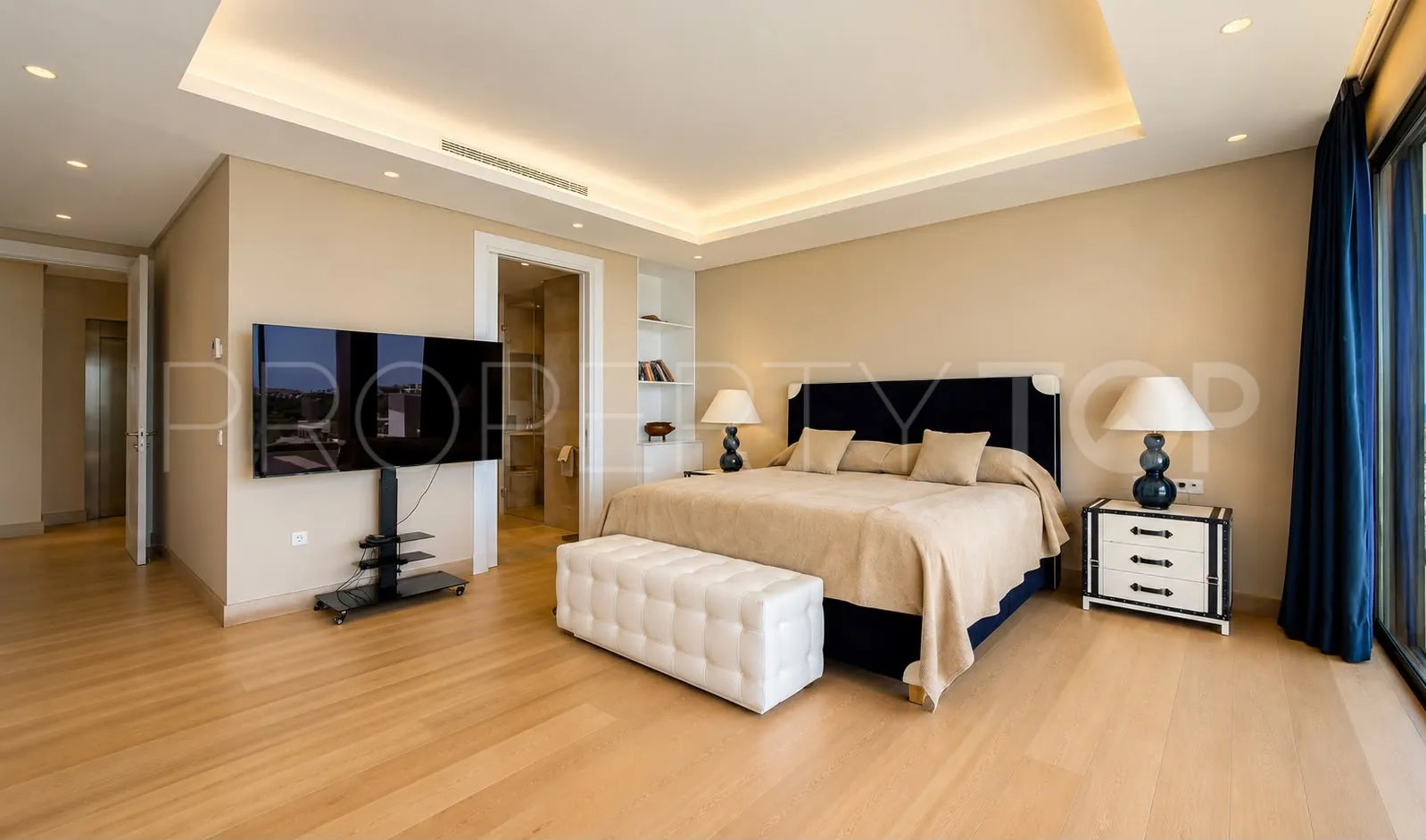 La Reserva de Alcuzcuz, villa en venta de 9 dormitorios