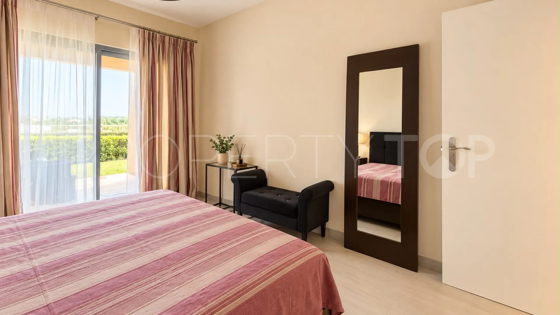 Benatalaya, apartamento planta baja de 2 dormitorios en venta