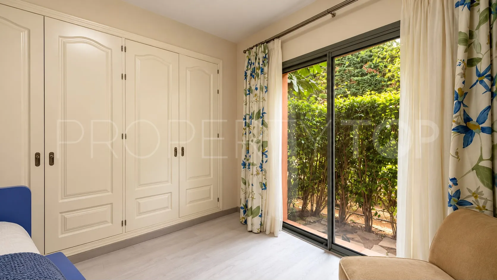 Benatalaya, apartamento planta baja de 2 dormitorios en venta