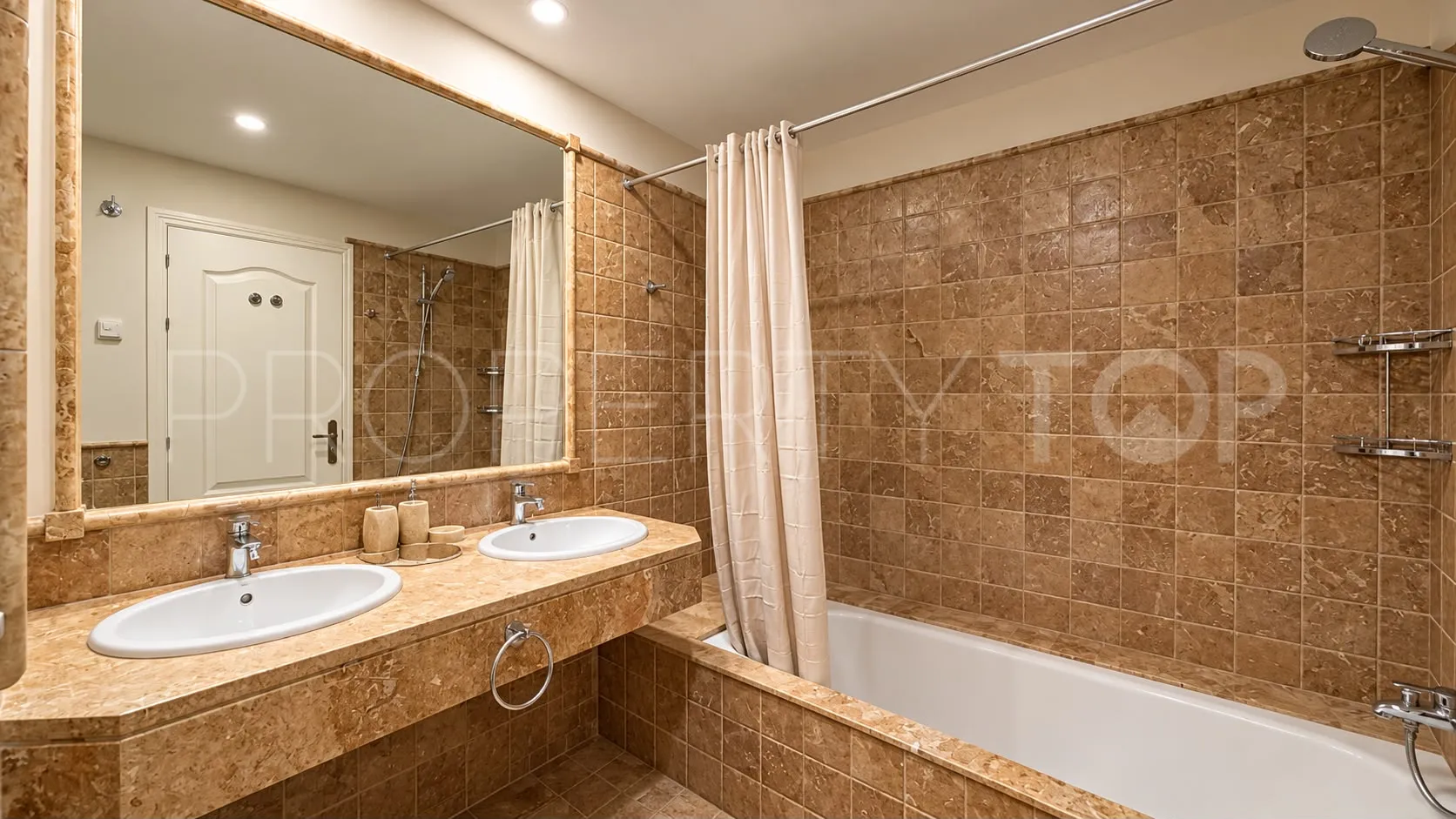 Benatalaya, apartamento planta baja de 2 dormitorios en venta