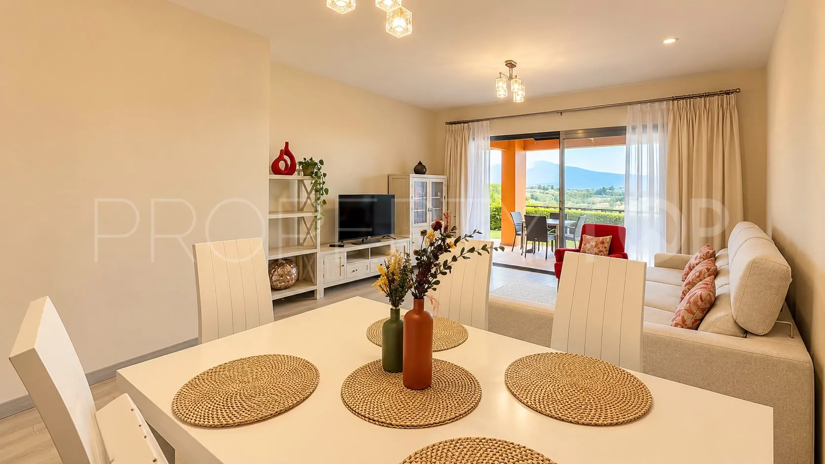 Benatalaya, apartamento planta baja de 2 dormitorios en venta