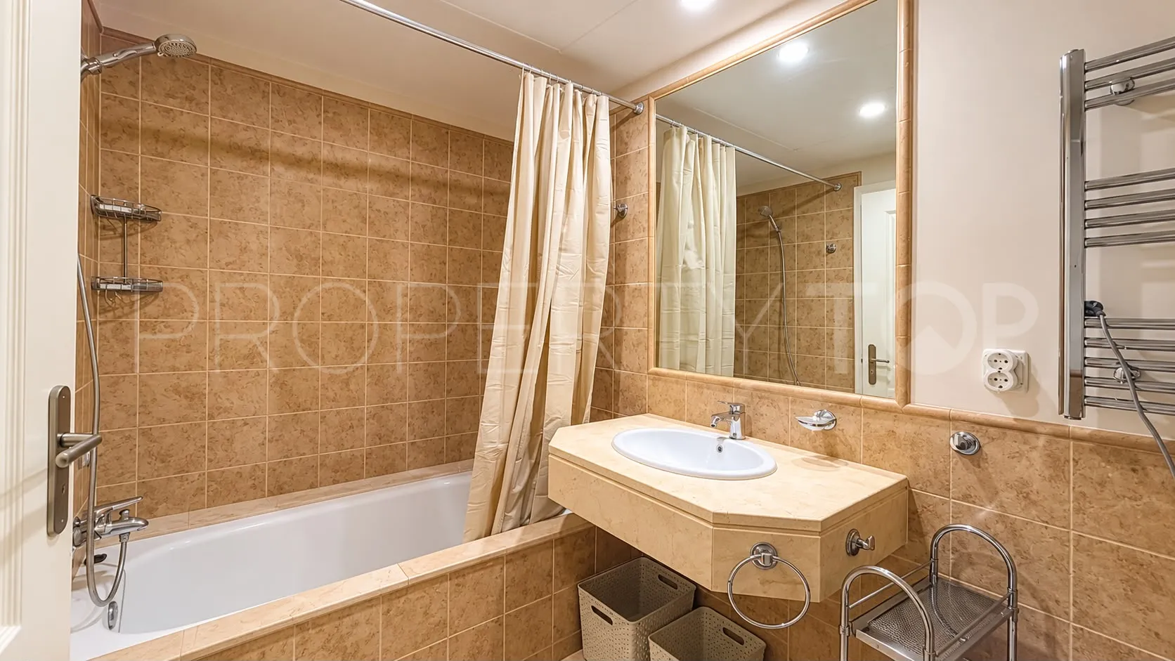Benatalaya, apartamento planta baja de 2 dormitorios en venta