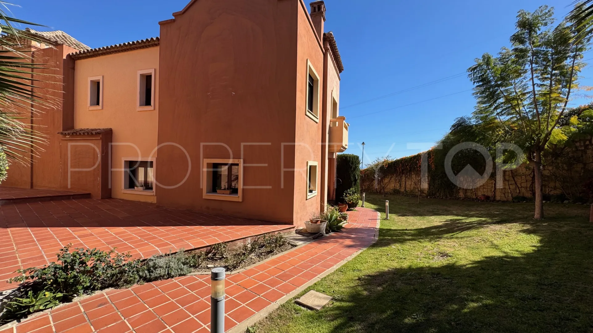 Adosado en venta en Estepona