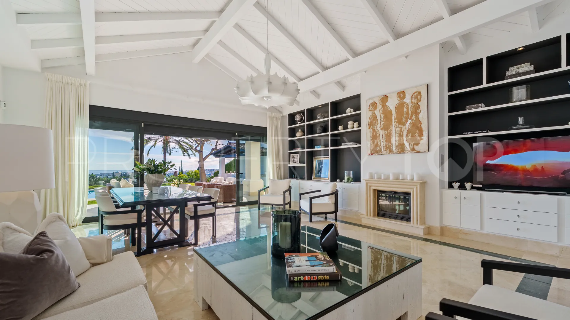 For sale villa in Nueva Andalucia