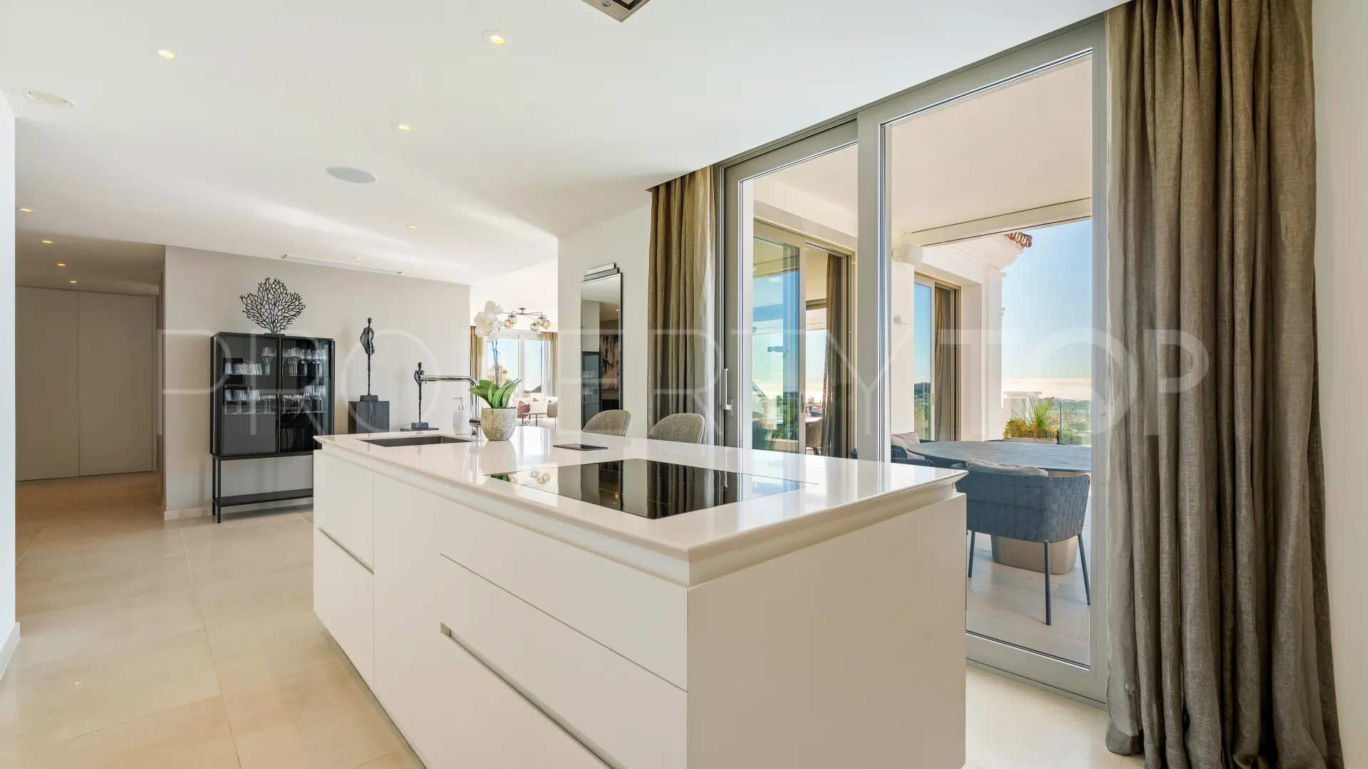 Aloha, atico duplex en venta
