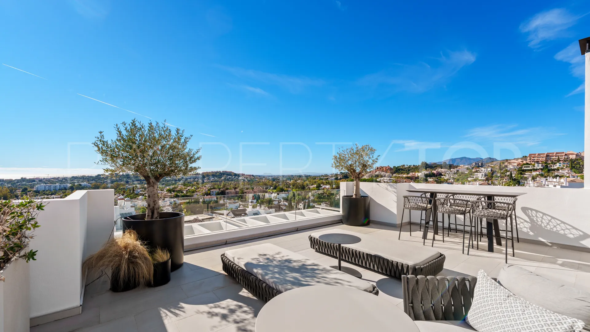Aloha, atico duplex en venta