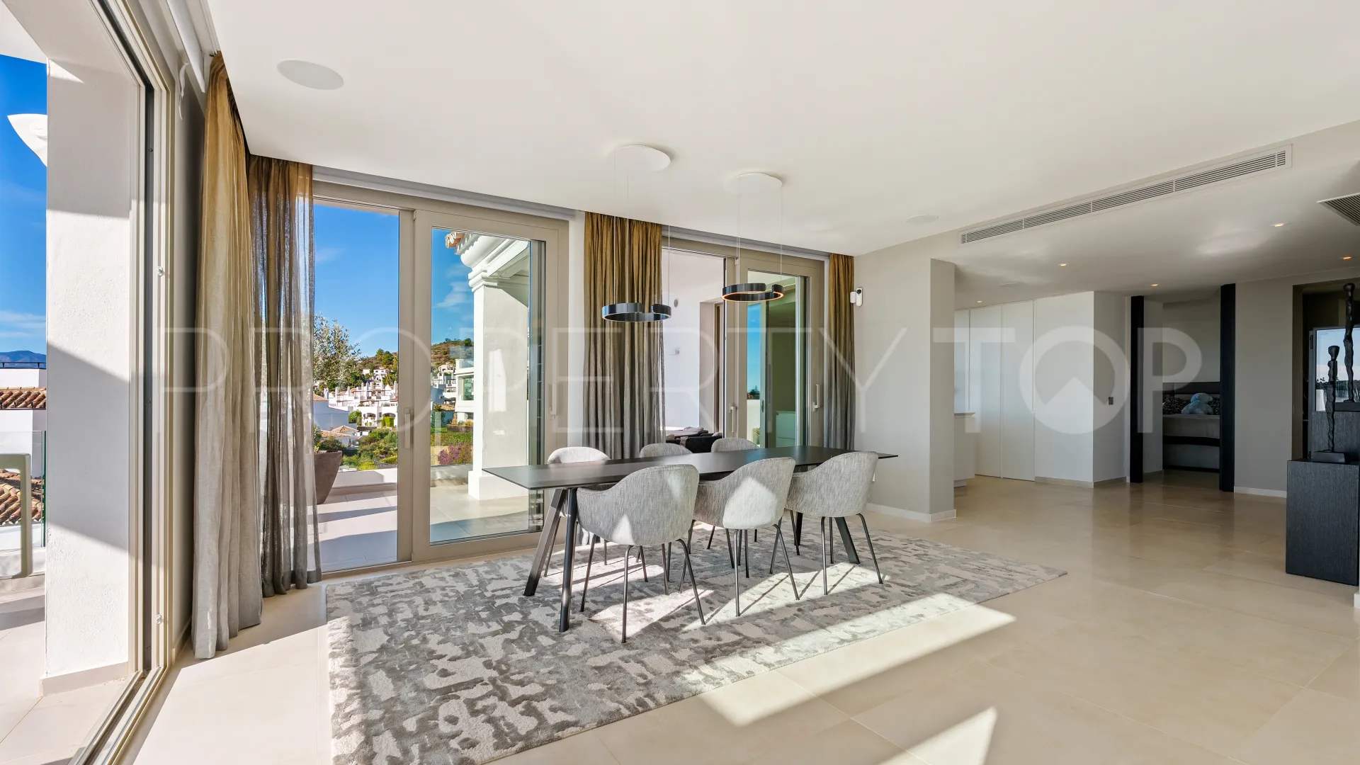 Aloha, atico duplex en venta