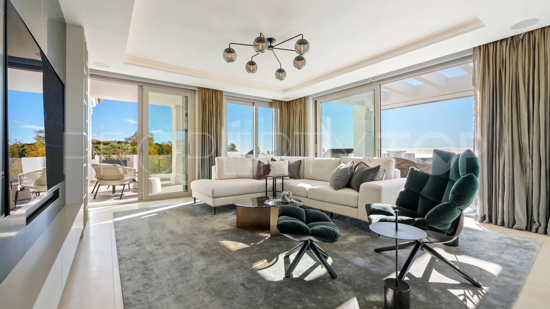 Aloha, atico duplex en venta