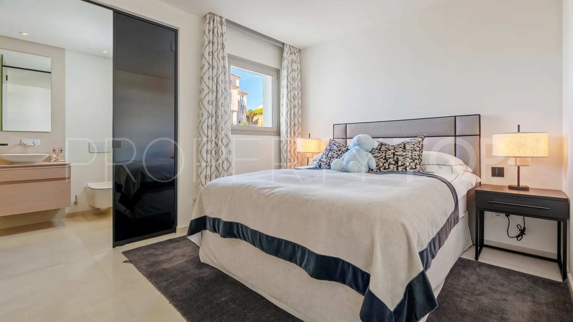 Aloha, atico duplex en venta