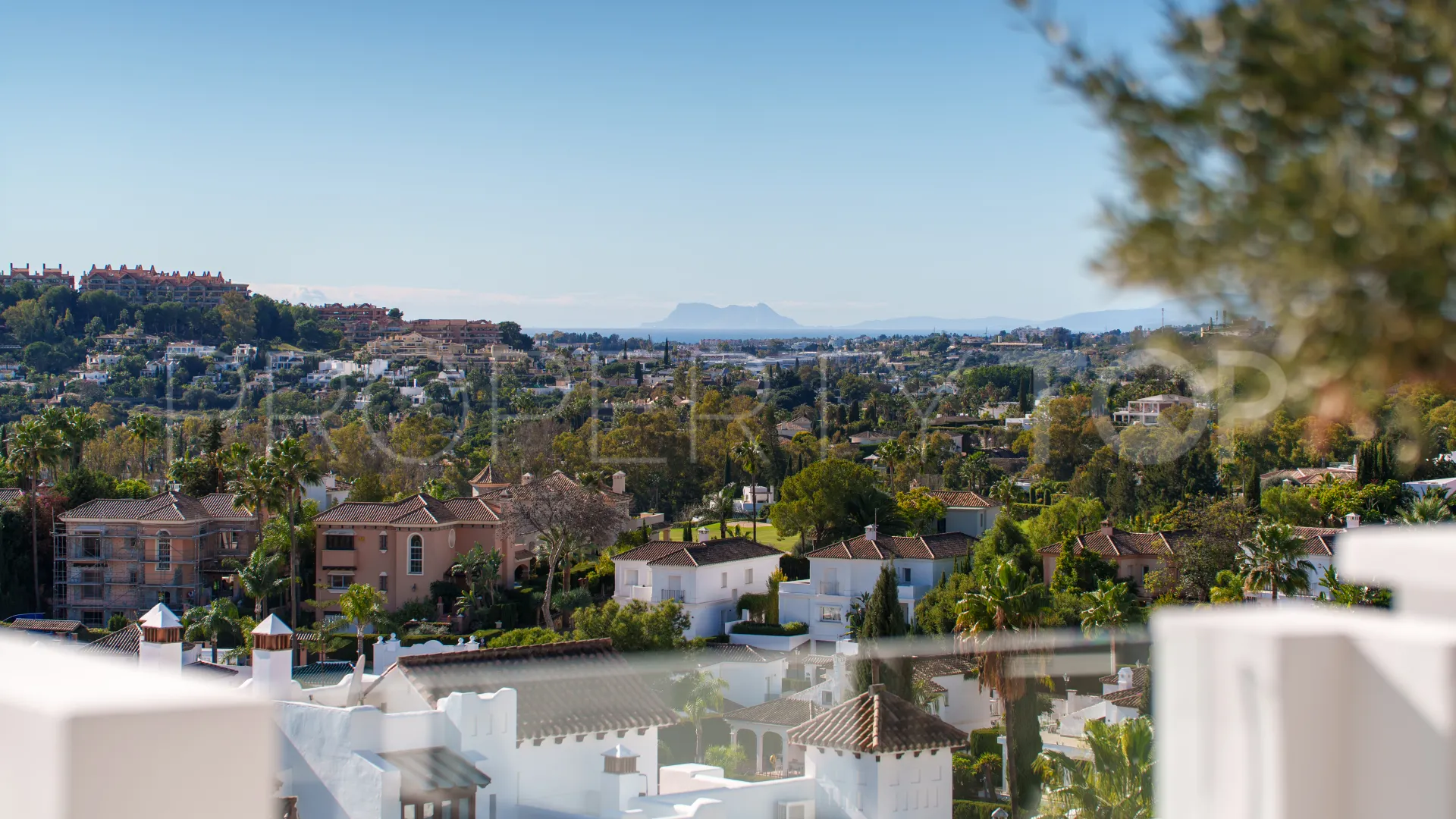 Aloha, atico duplex en venta