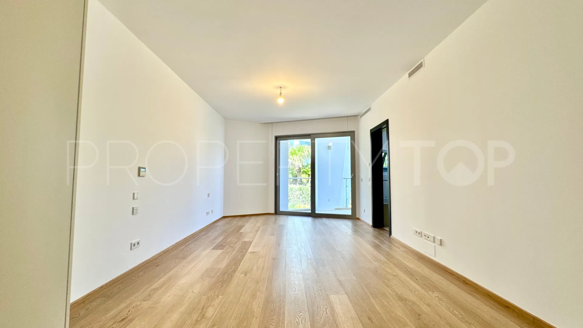 Villa pareada con 4 dormitorios en venta en Meisho Hills