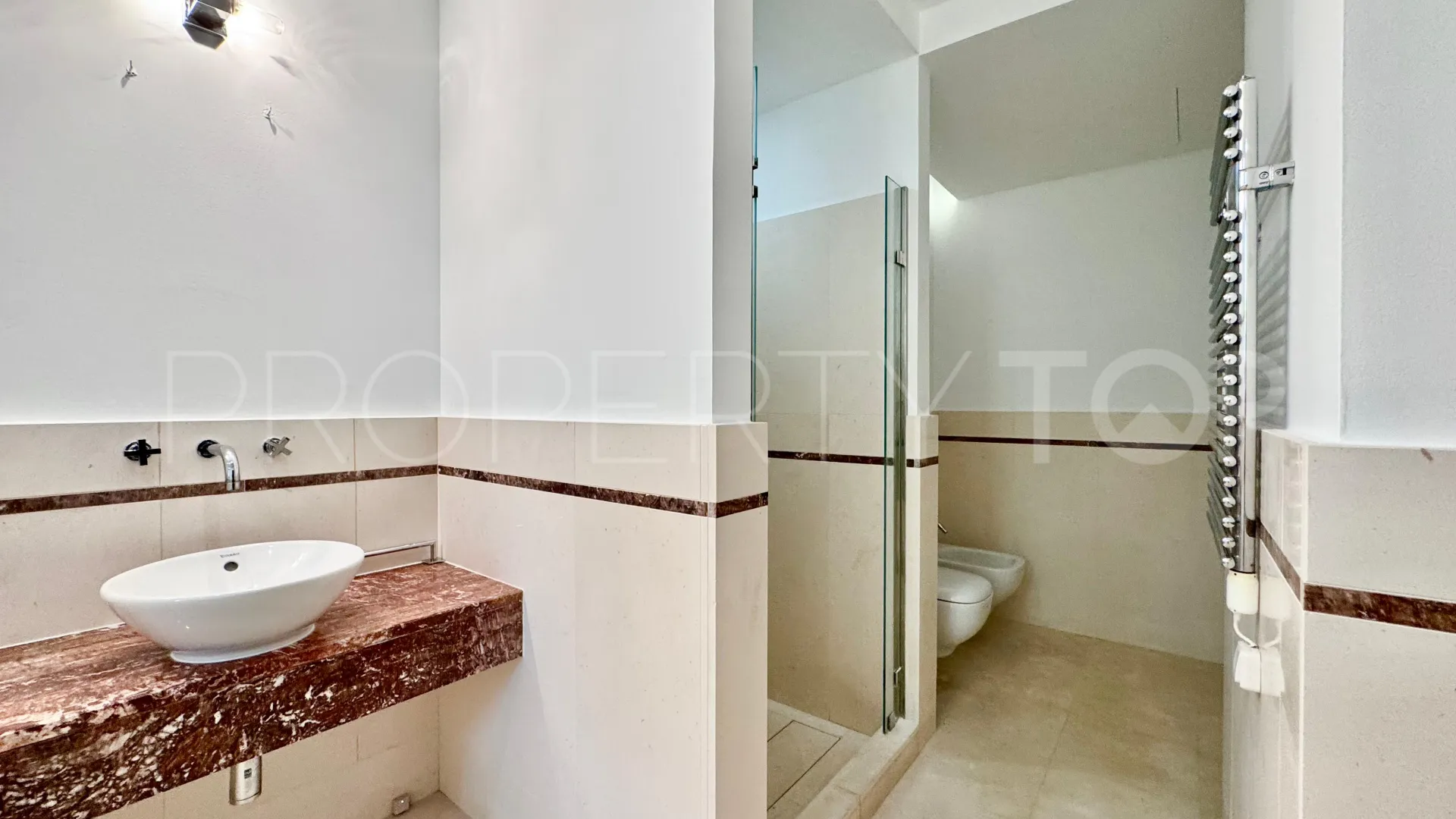 Villa pareada con 4 dormitorios en venta en Meisho Hills
