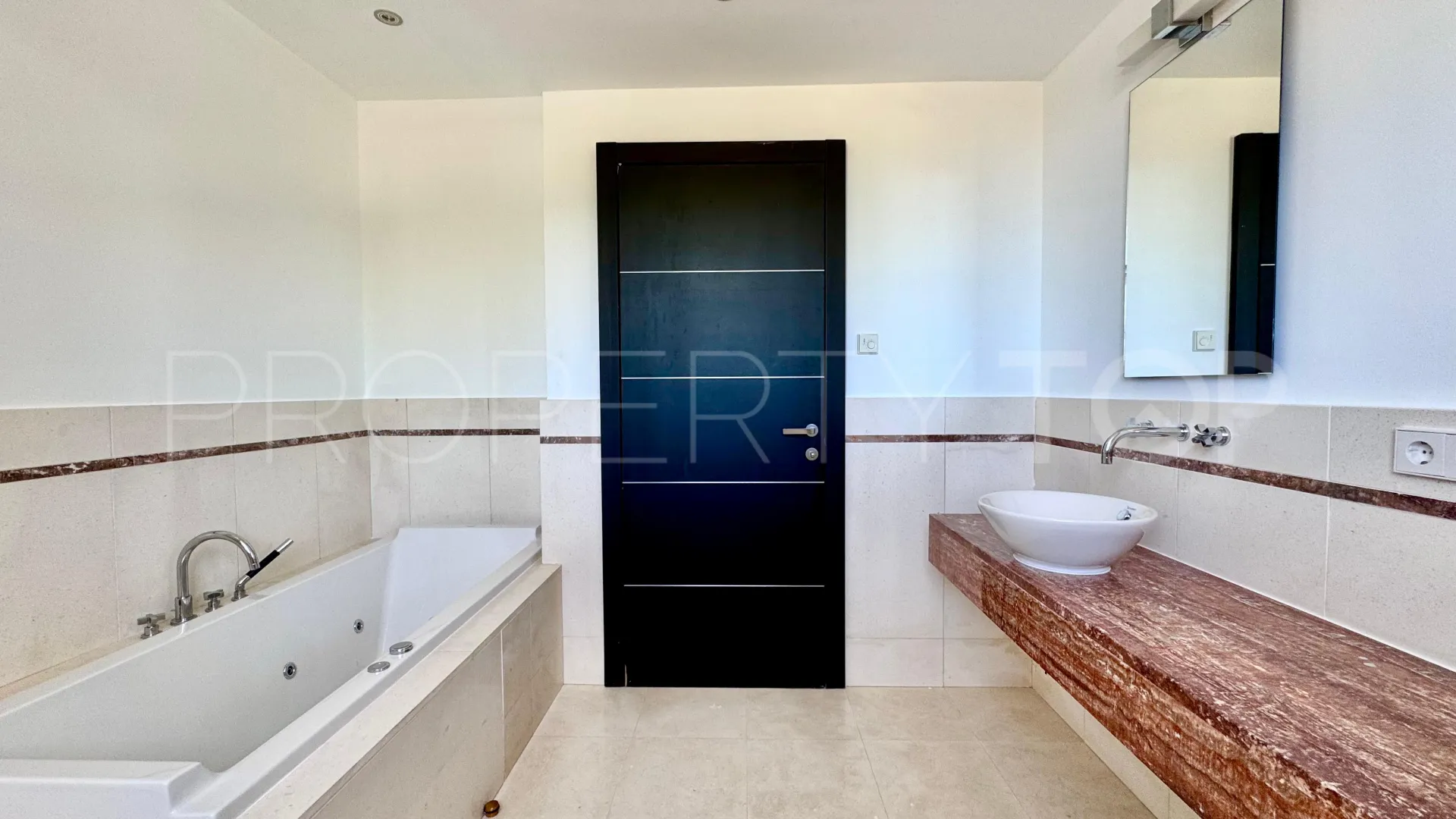 Villa pareada con 4 dormitorios en venta en Meisho Hills