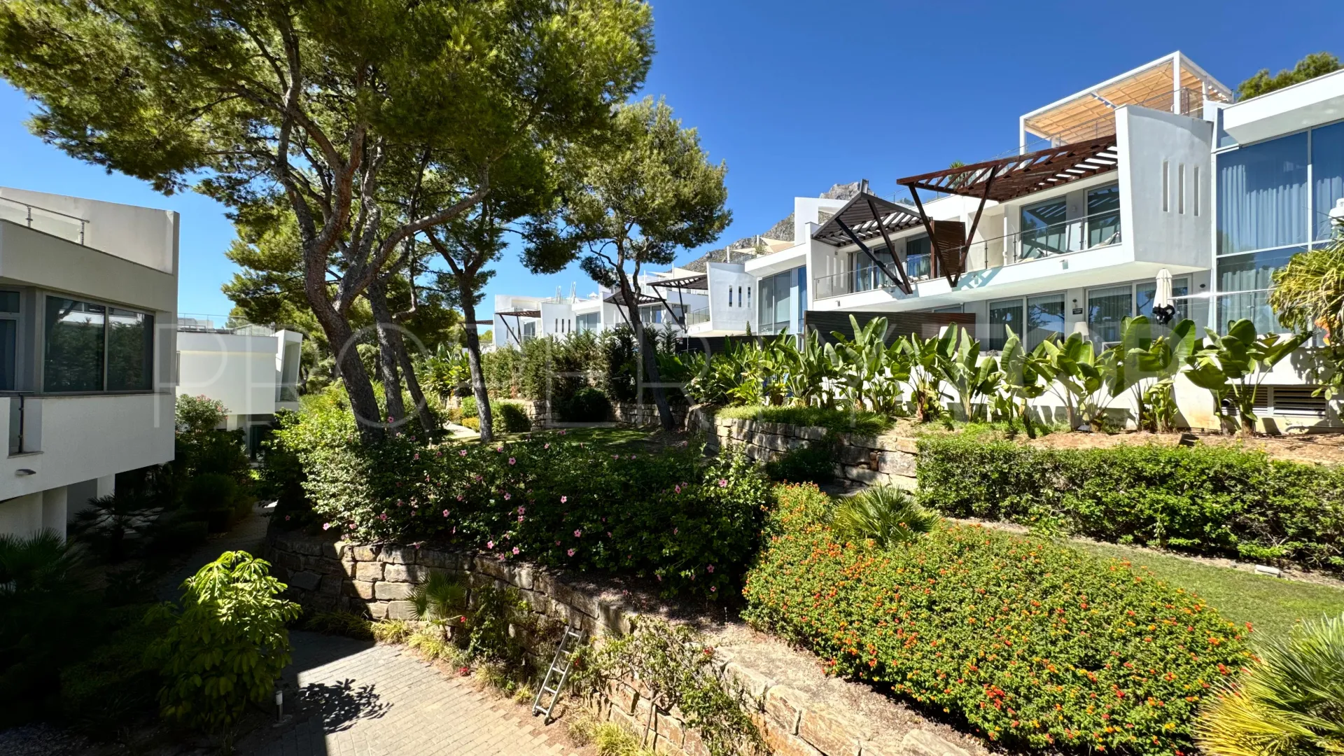 Villa pareada con 4 dormitorios en venta en Meisho Hills