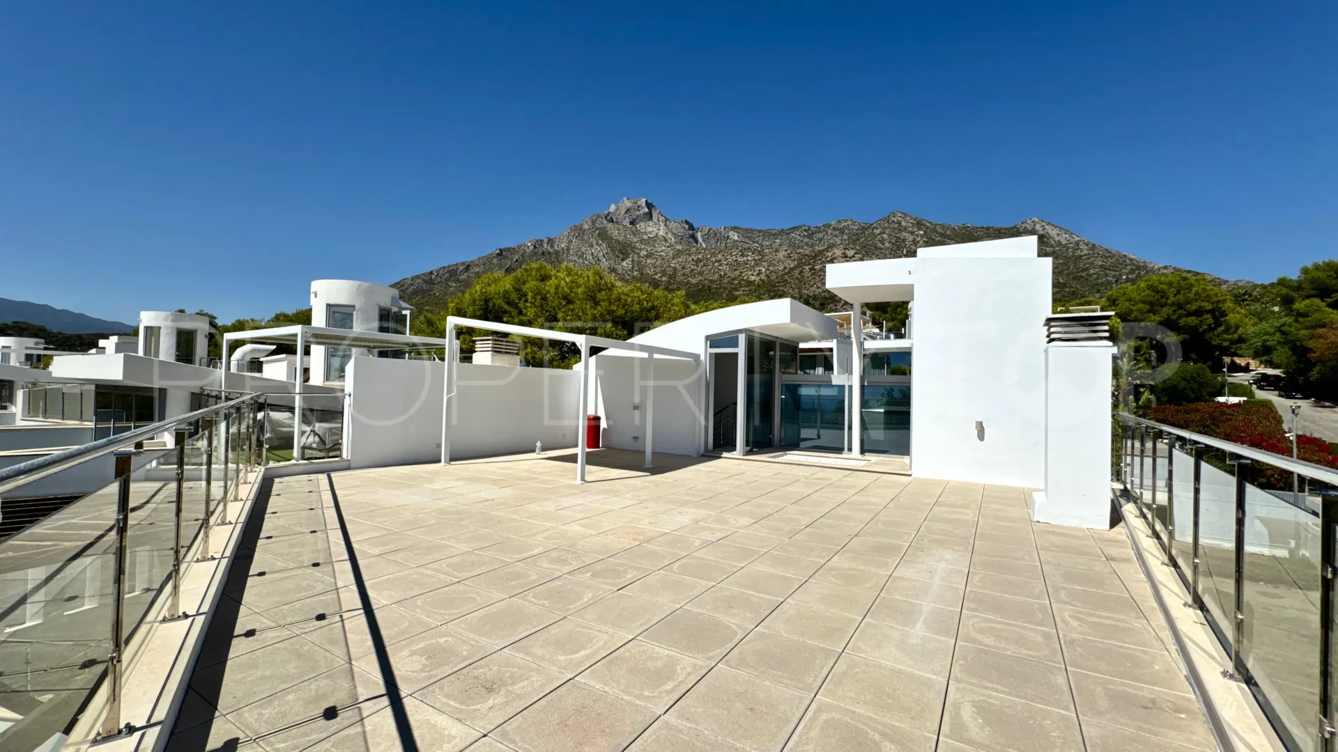 Villa pareada con 4 dormitorios en venta en Meisho Hills