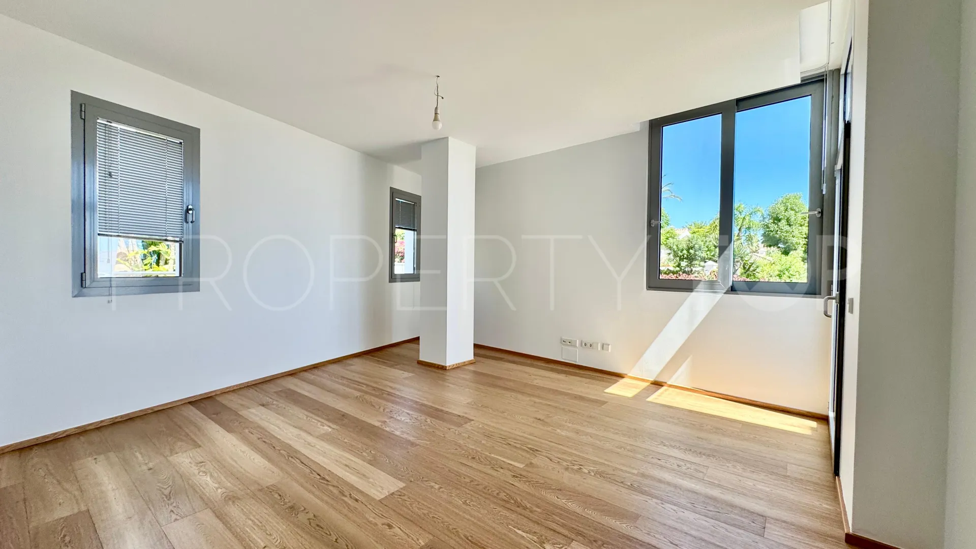Villa pareada con 4 dormitorios en venta en Meisho Hills